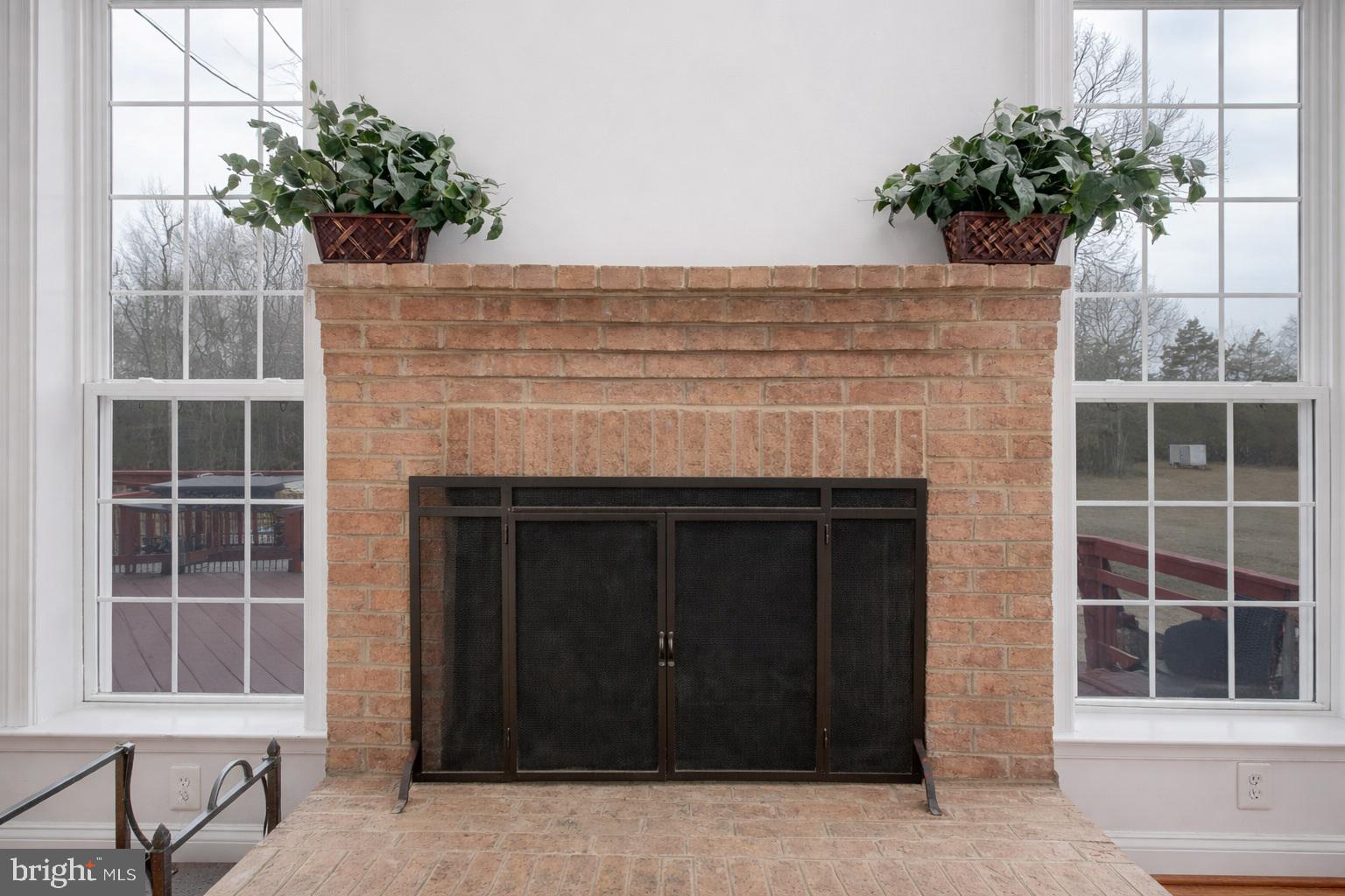 SINGLE OAKS - Residential