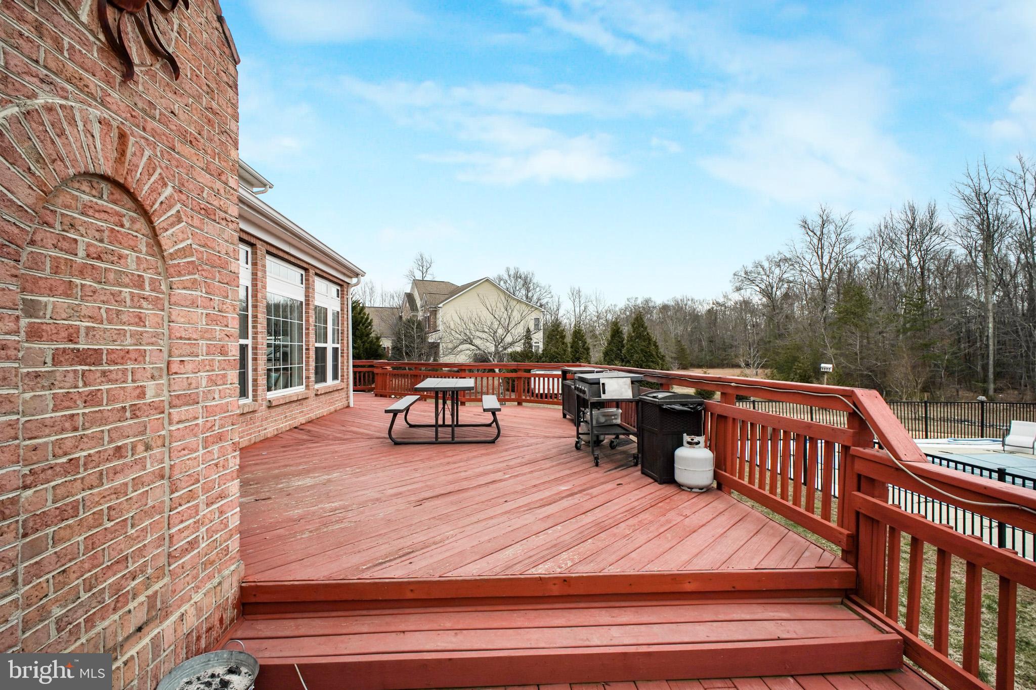 SINGLE OAKS - Residential