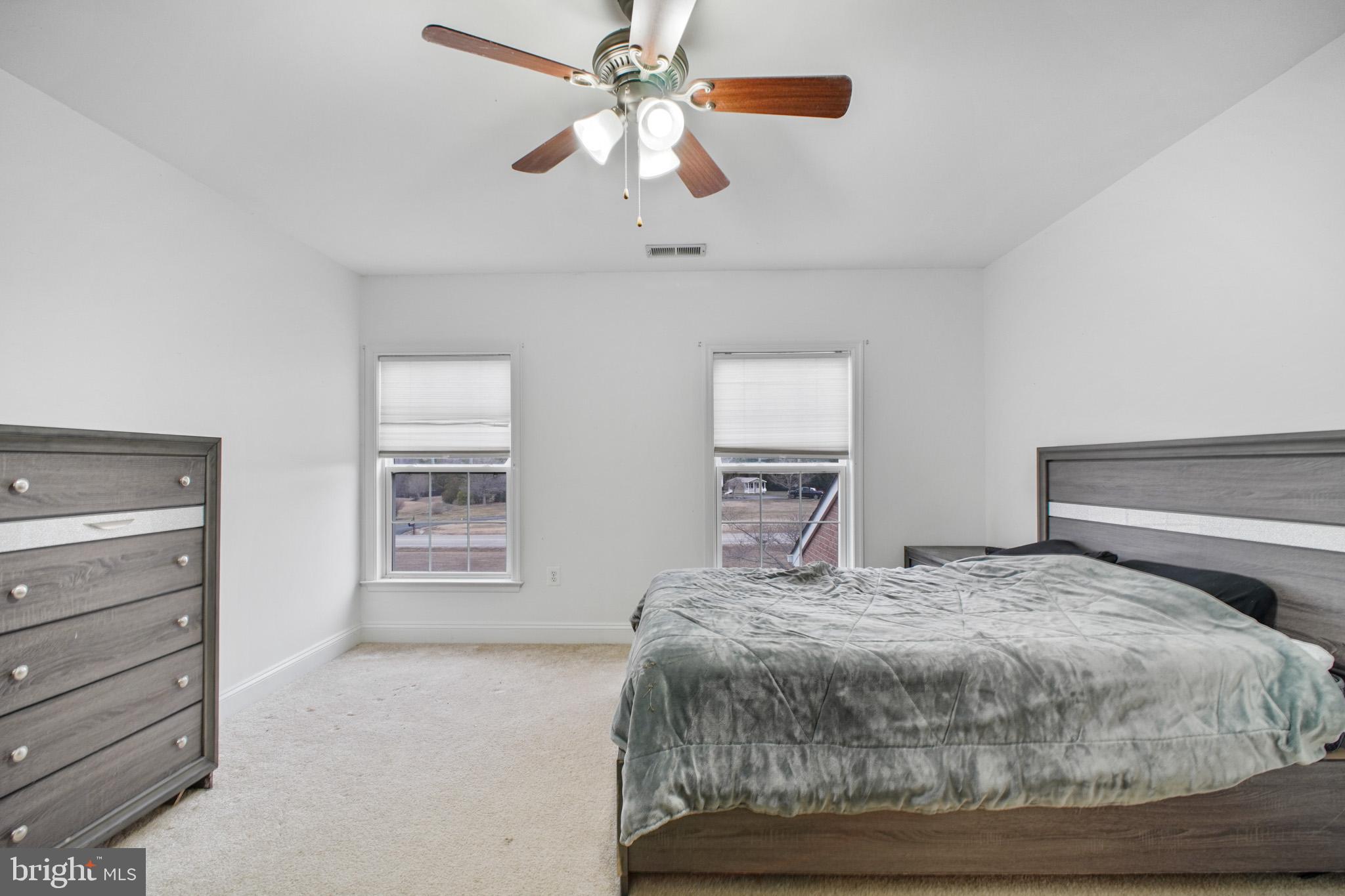 SINGLE OAKS - Residential