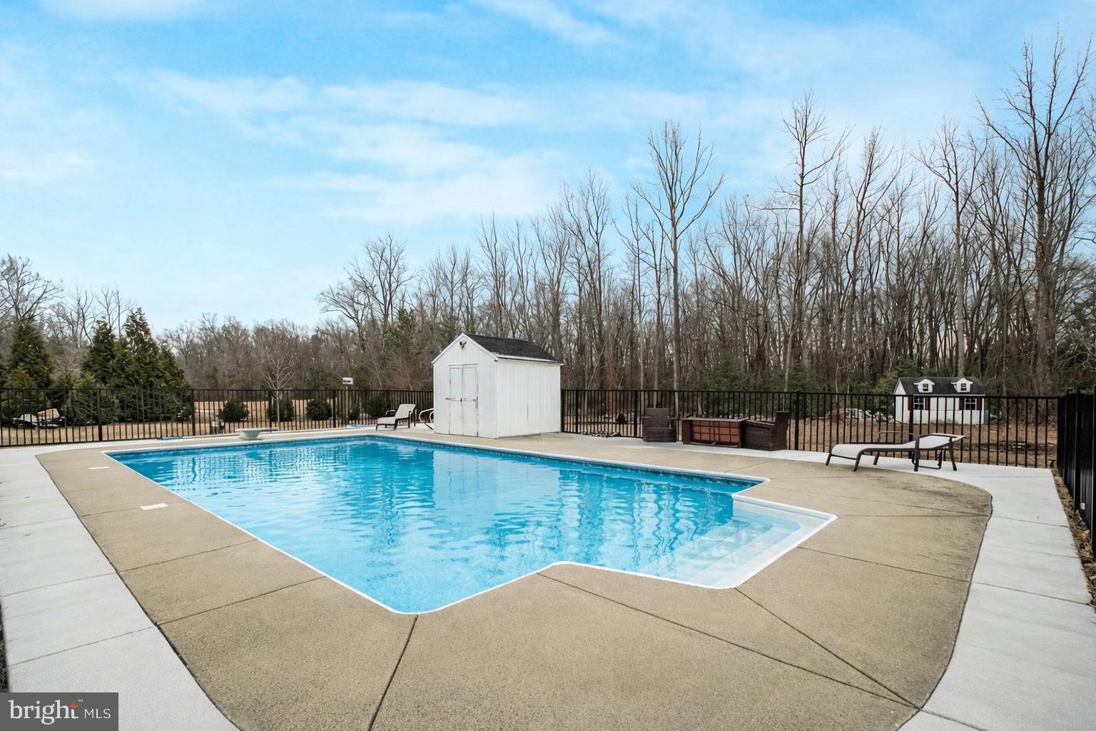 SINGLE OAKS - Residential