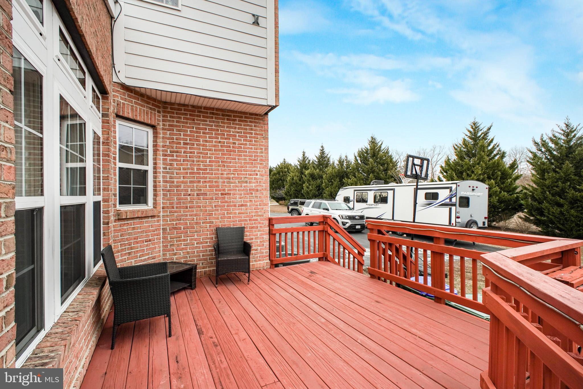 SINGLE OAKS - Residential