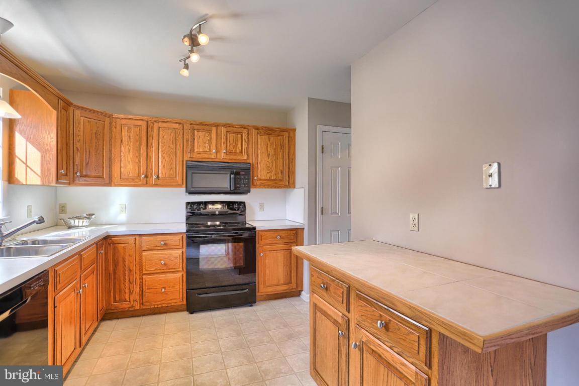WOODS AT TREETOPS - Residential