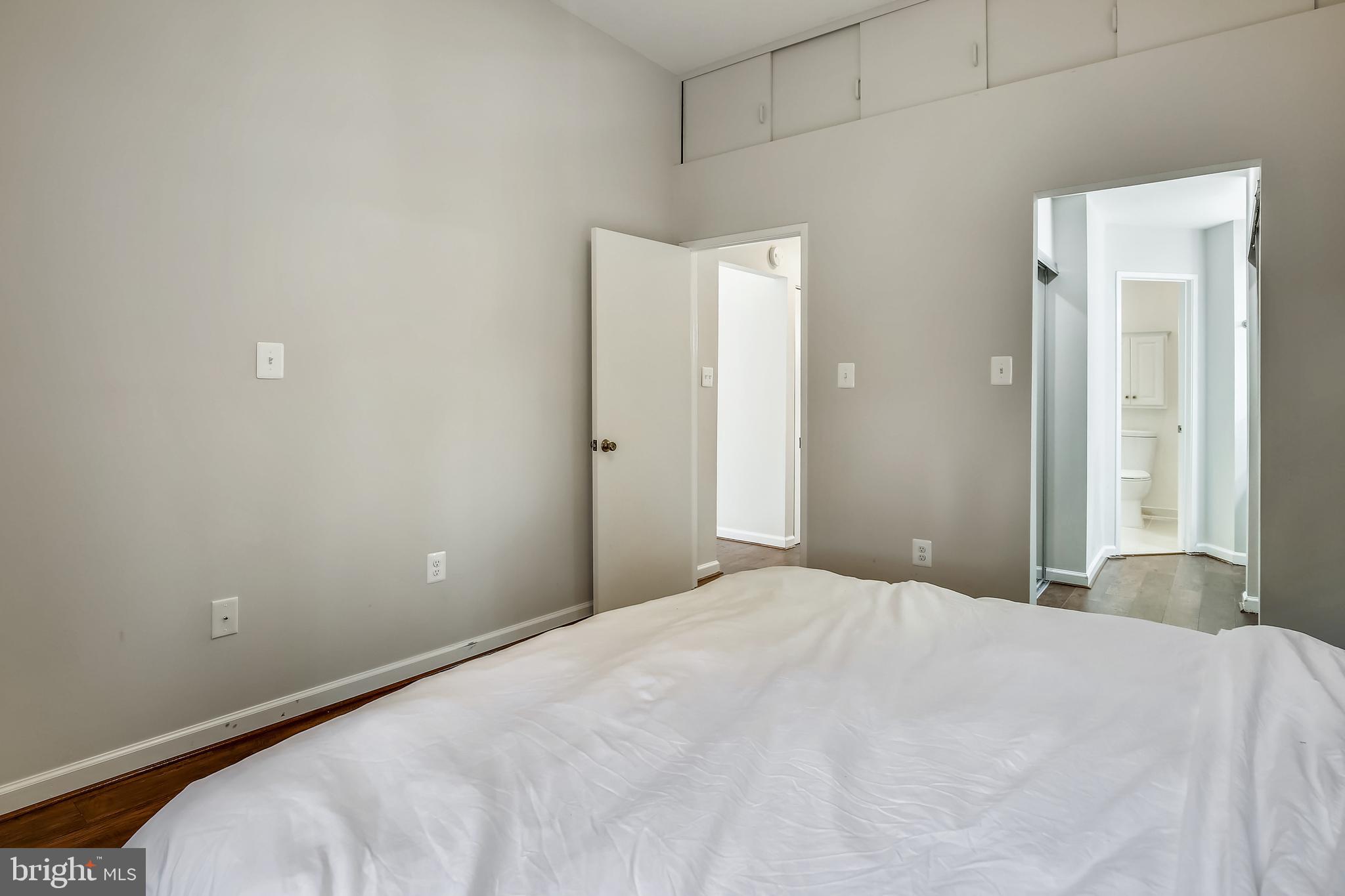 VILLA RIDGE CONDOMINIUMS - Residential Lease