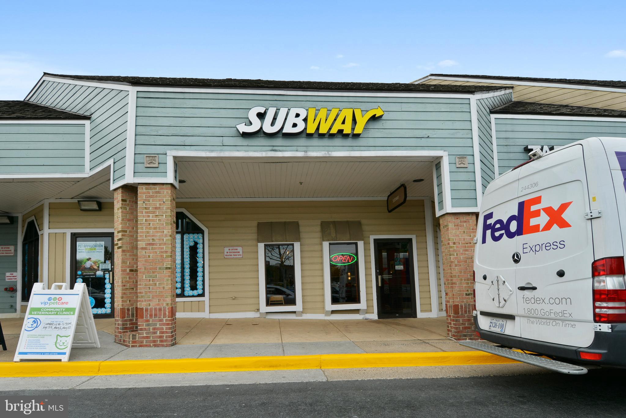 VILLA RIDGE CONDOMINIUMS - Residential Lease