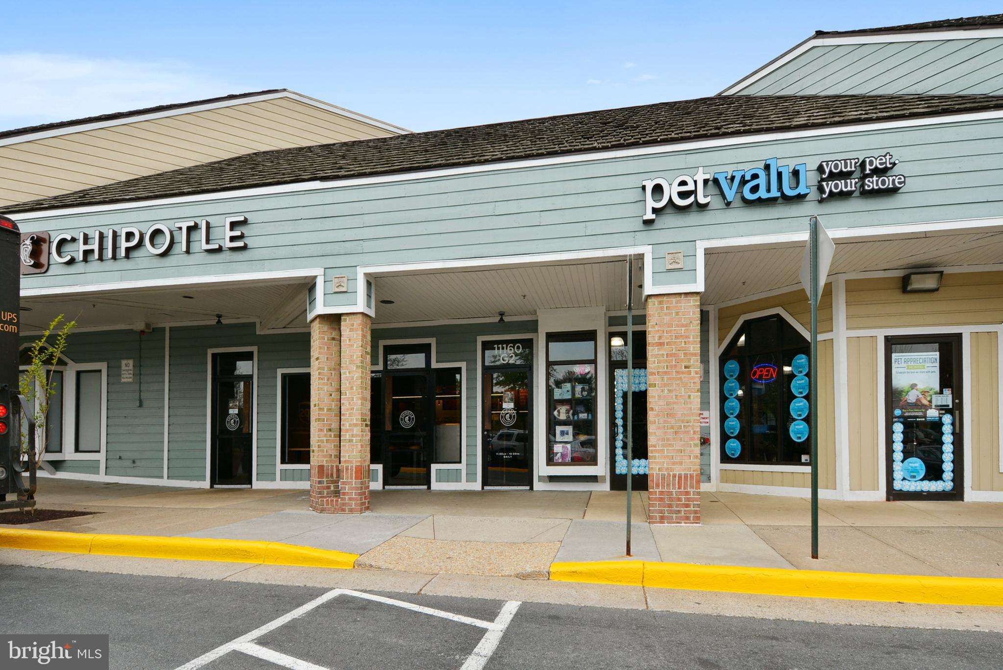 VILLA RIDGE CONDOMINIUMS - Residential Lease