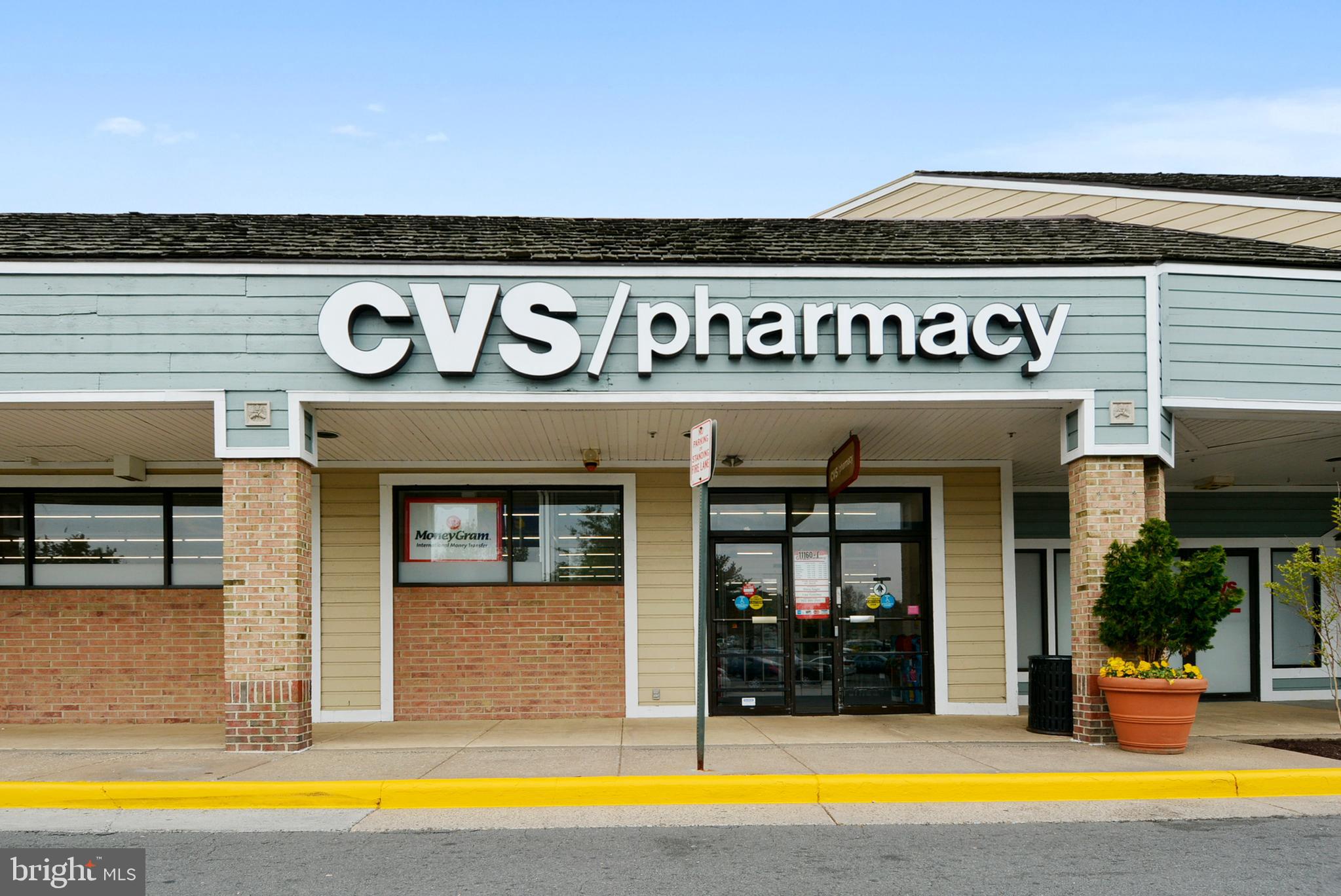 VILLA RIDGE CONDOMINIUMS - Residential Lease