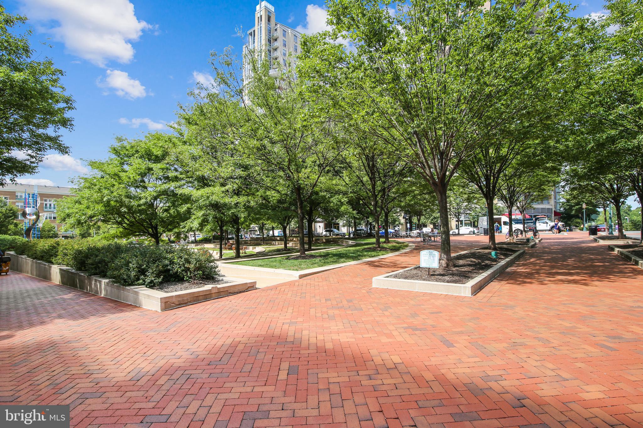 VILLA RIDGE CONDOMINIUMS - Residential Lease