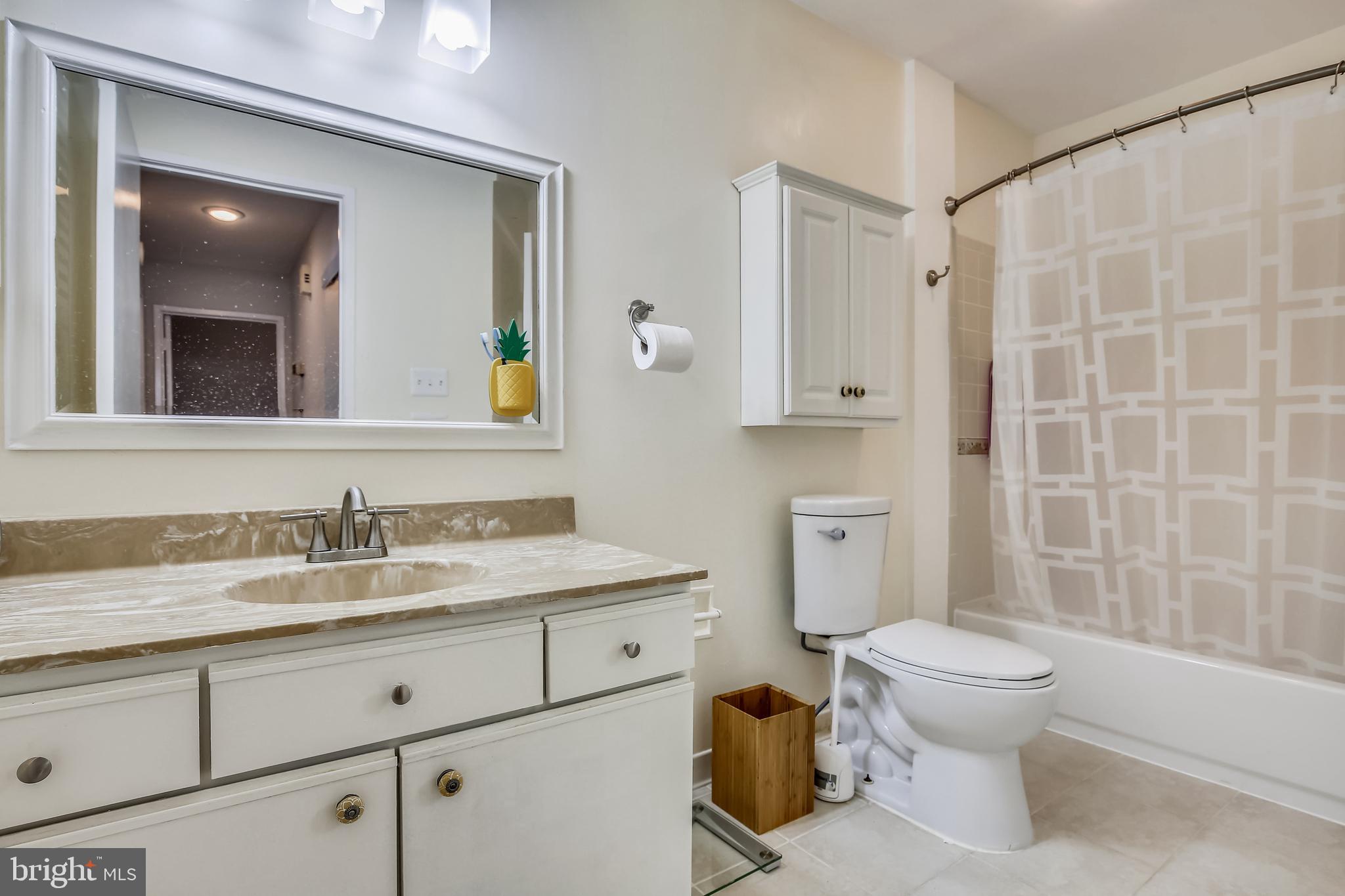 VILLA RIDGE CONDOMINIUMS - Residential Lease