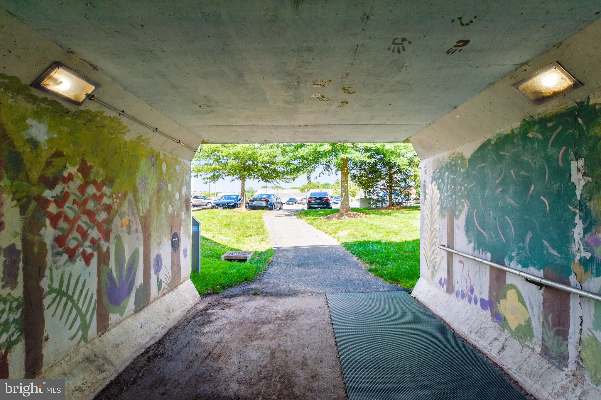 VILLA RIDGE CONDOMINIUMS - Residential Lease