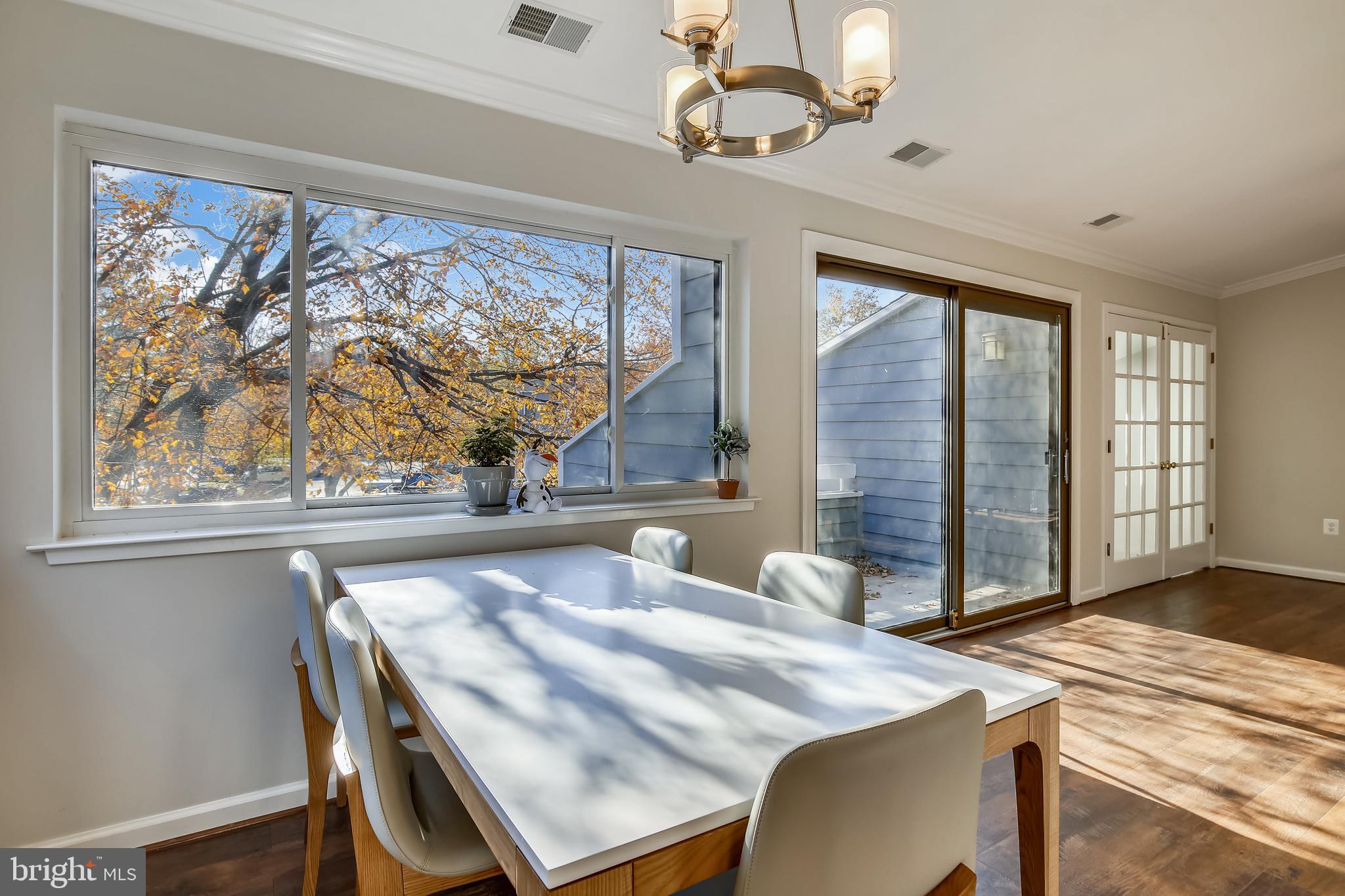 VILLA RIDGE CONDOMINIUMS - Residential Lease