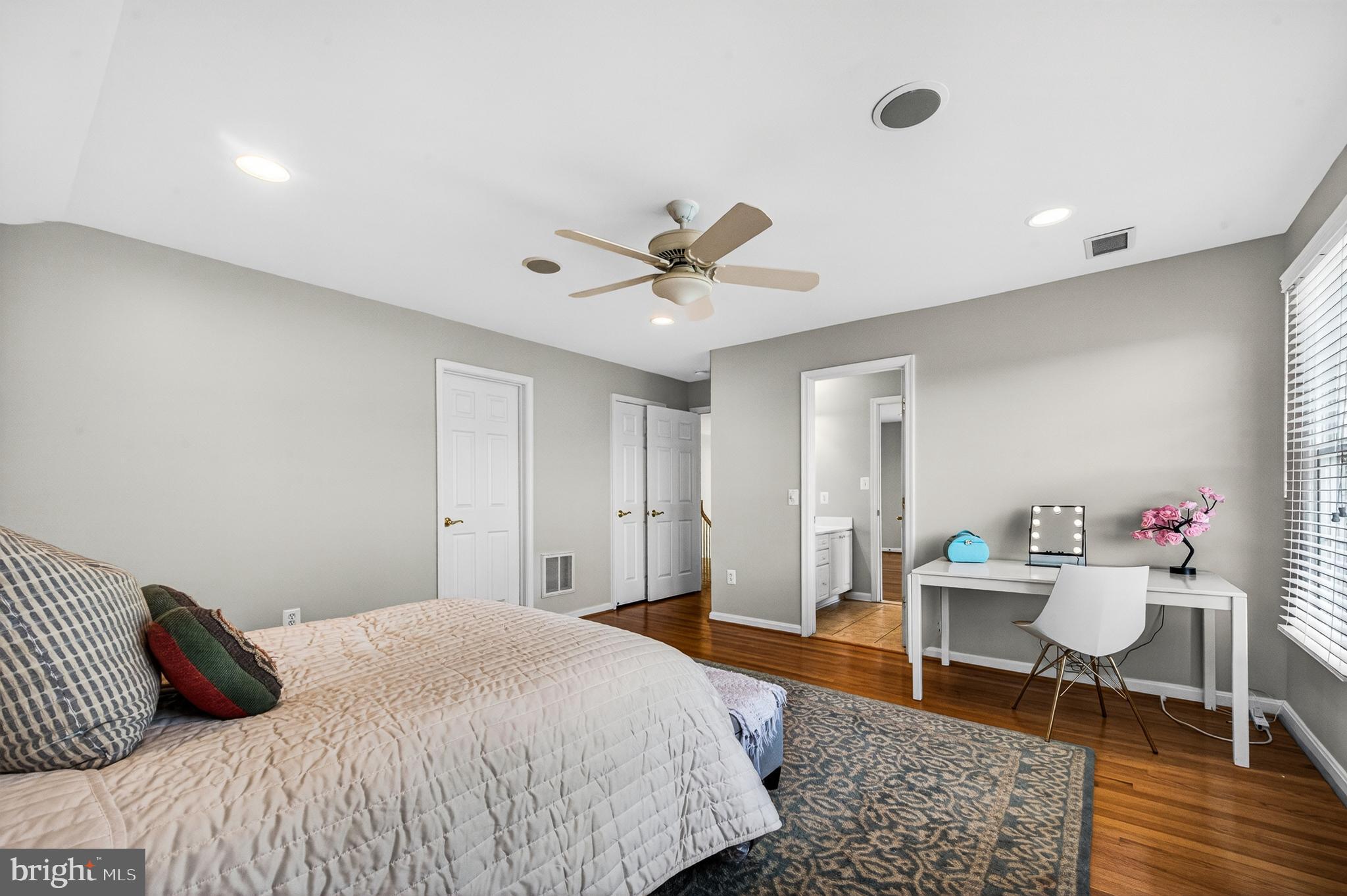 HUNTING HILLS - Residential