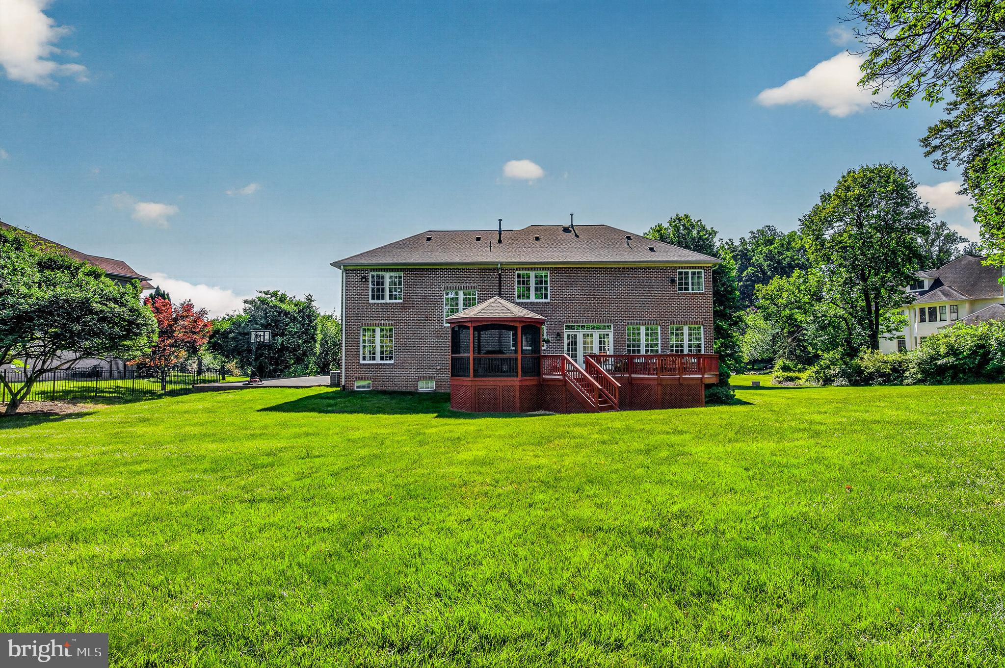 HUNTING HILLS - Residential