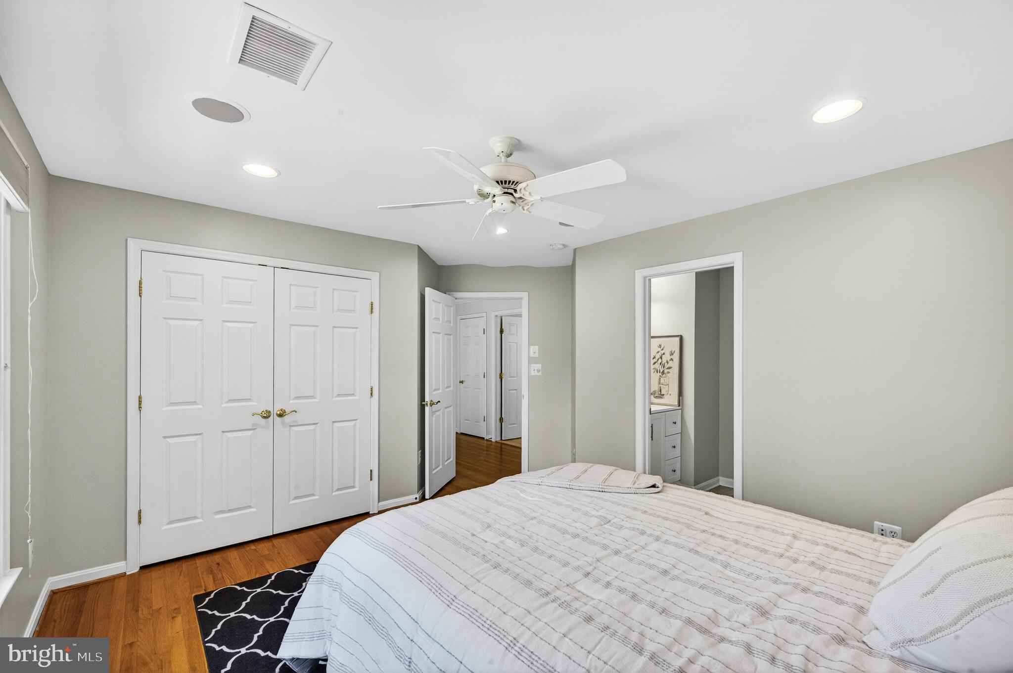 HUNTING HILLS - Residential