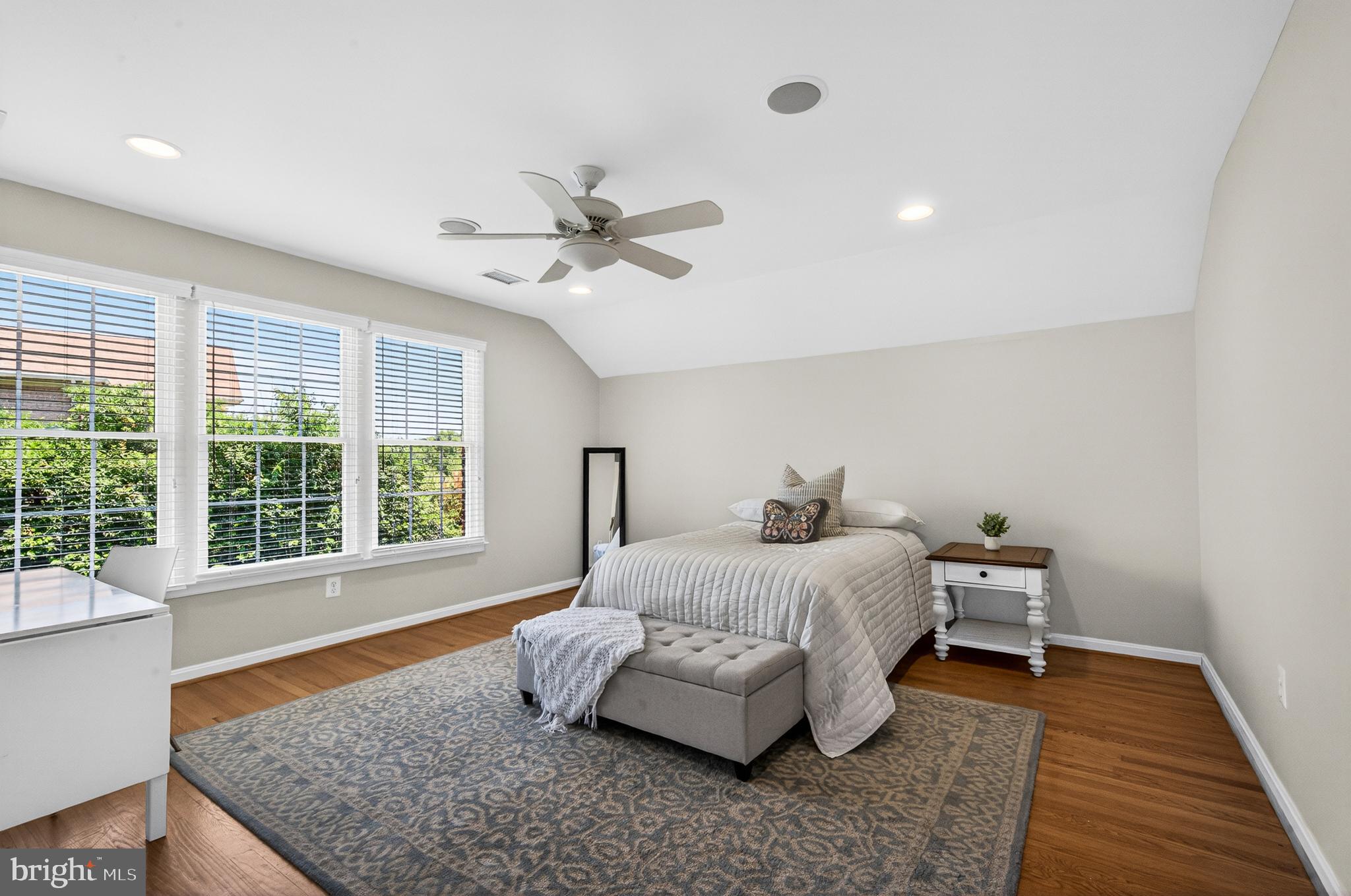 HUNTING HILLS - Residential