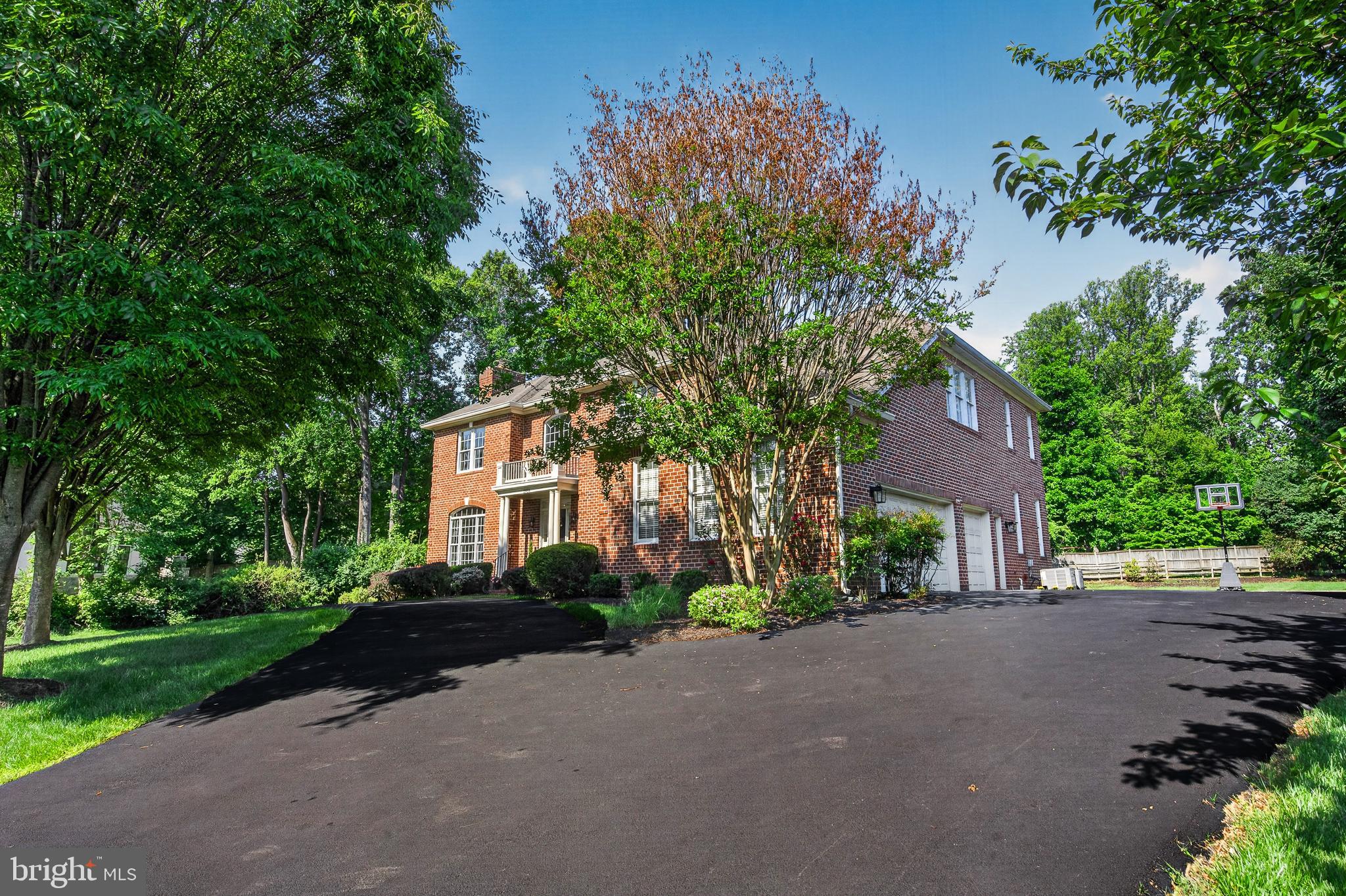 HUNTING HILLS - Residential