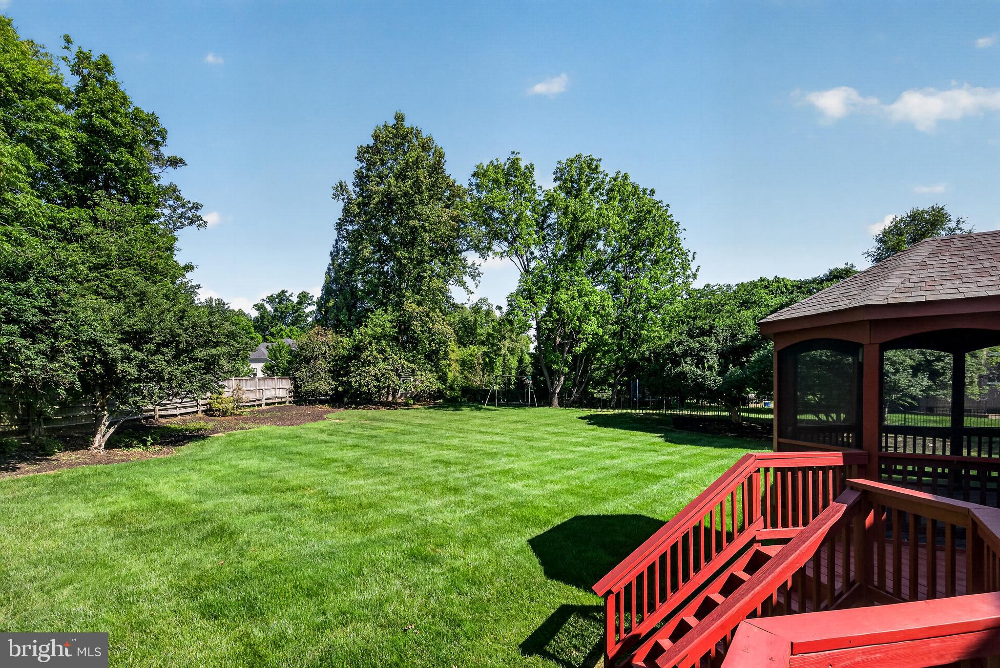 HUNTING HILLS - Residential