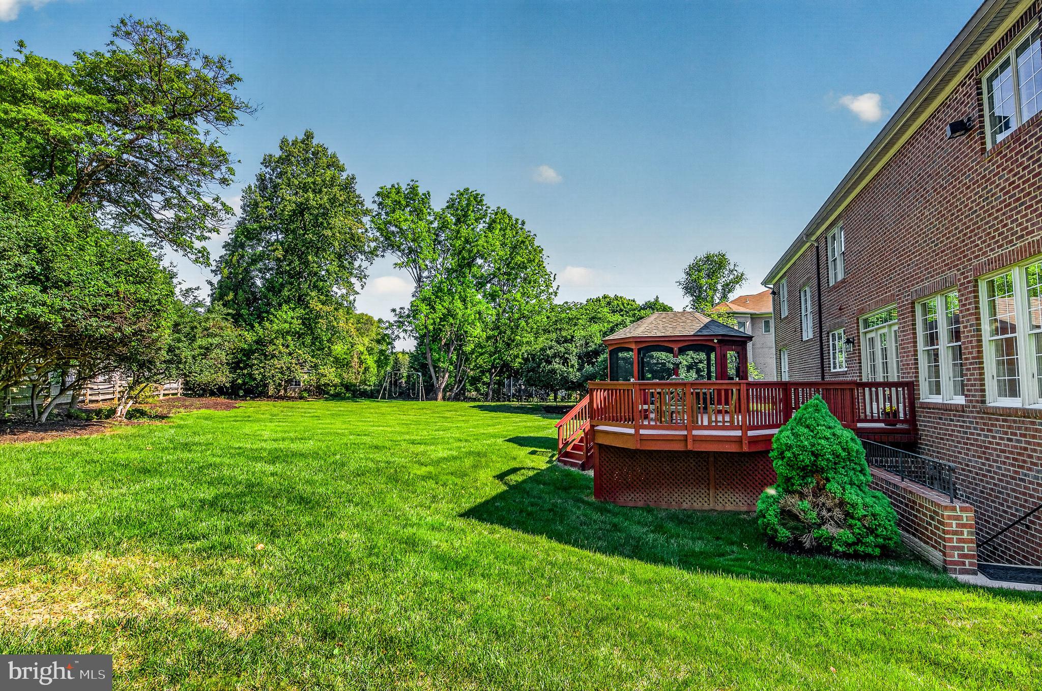 HUNTING HILLS - Residential