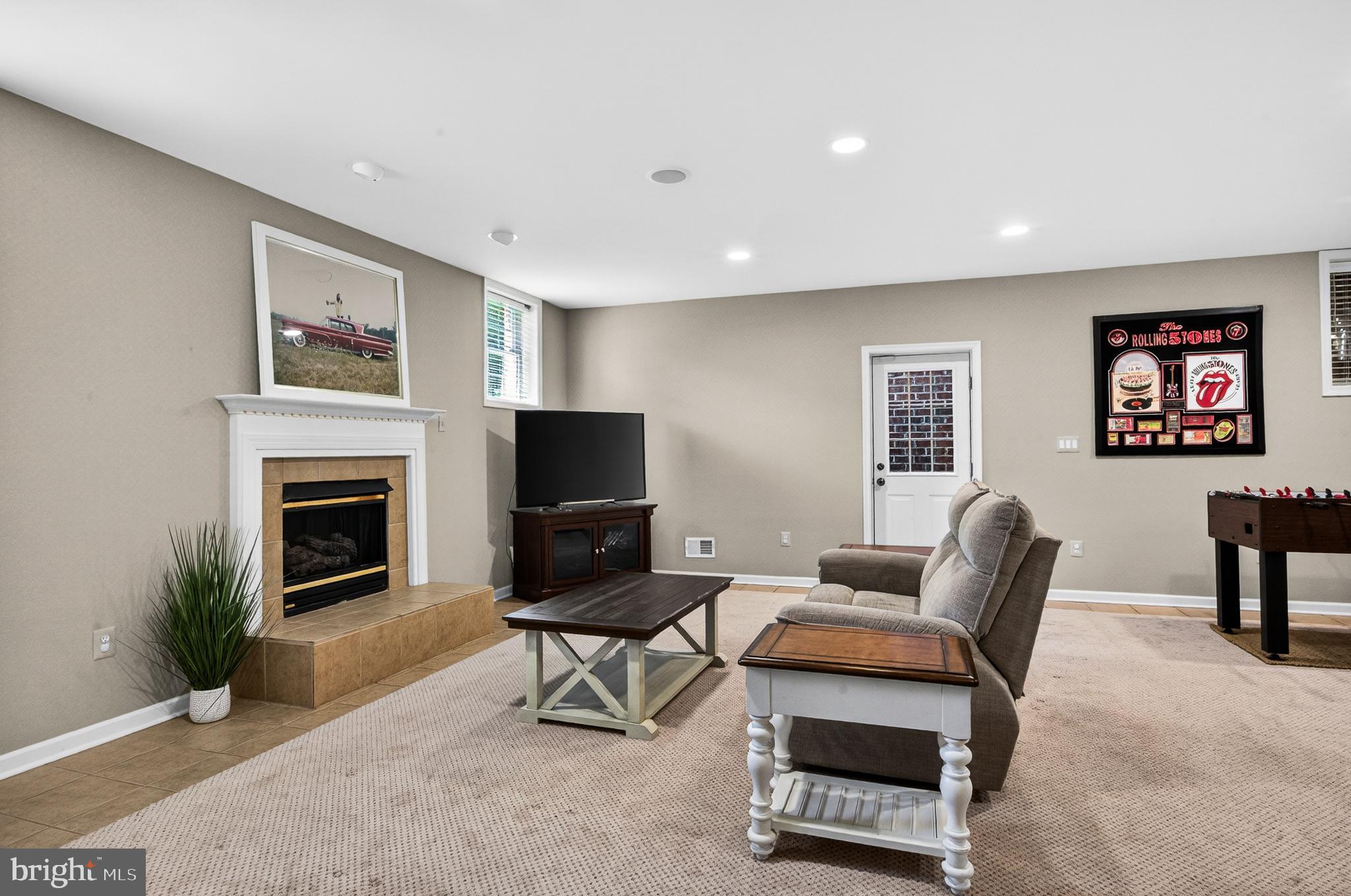 HUNTING HILLS - Residential