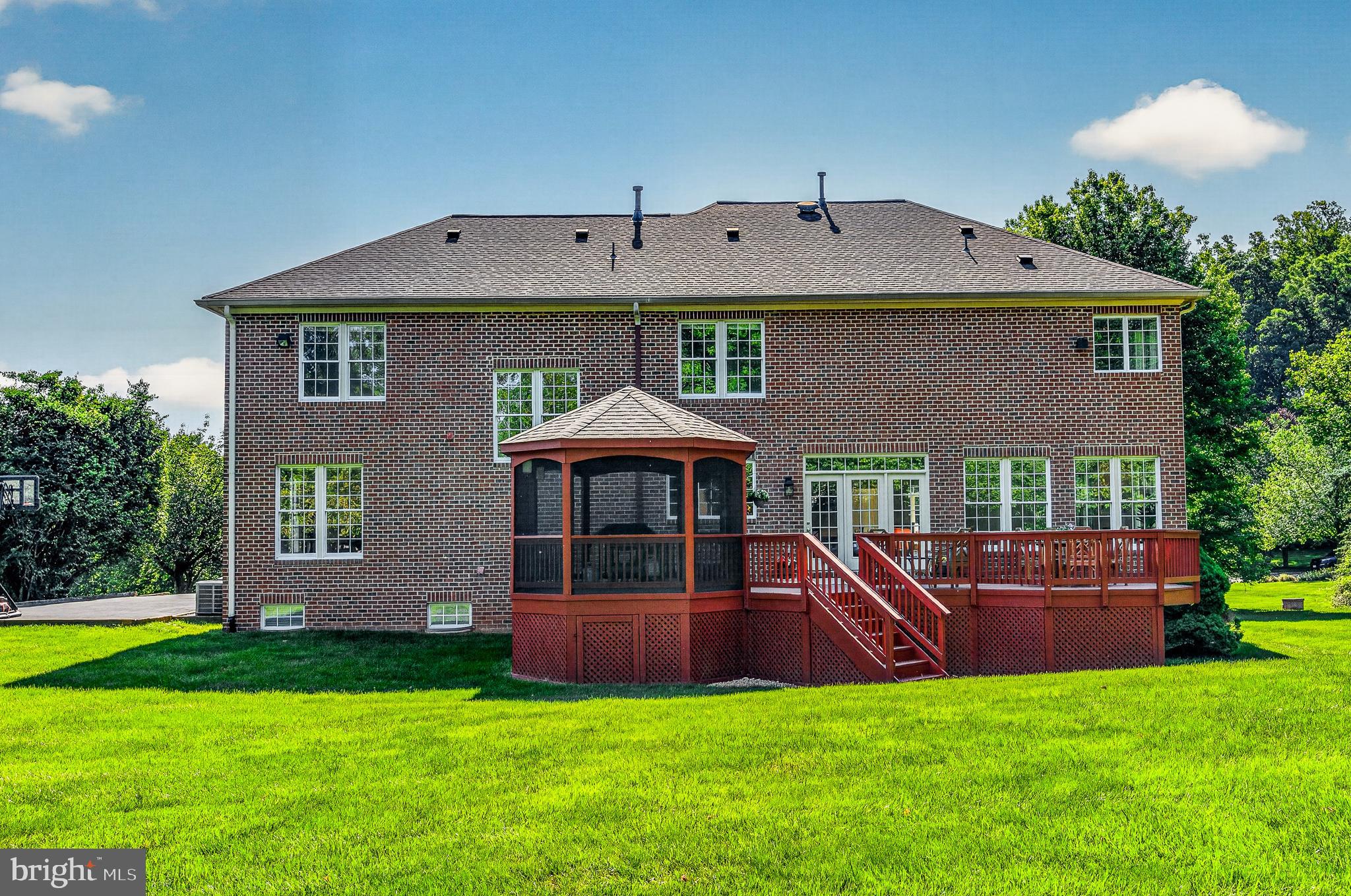 HUNTING HILLS - Residential
