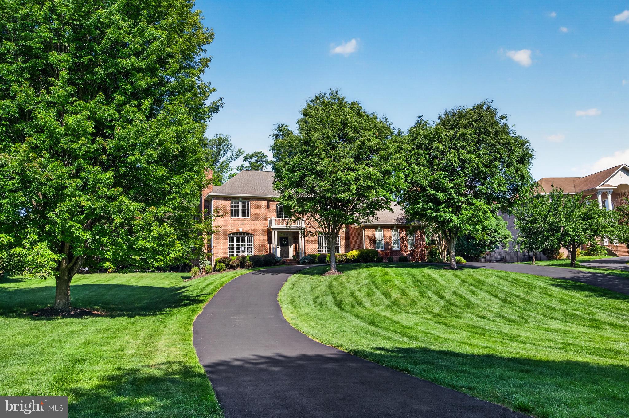 HUNTING HILLS - Residential