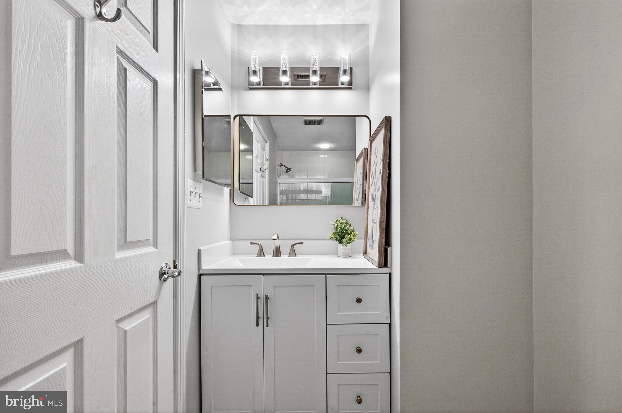 HUNTING HILLS - Residential