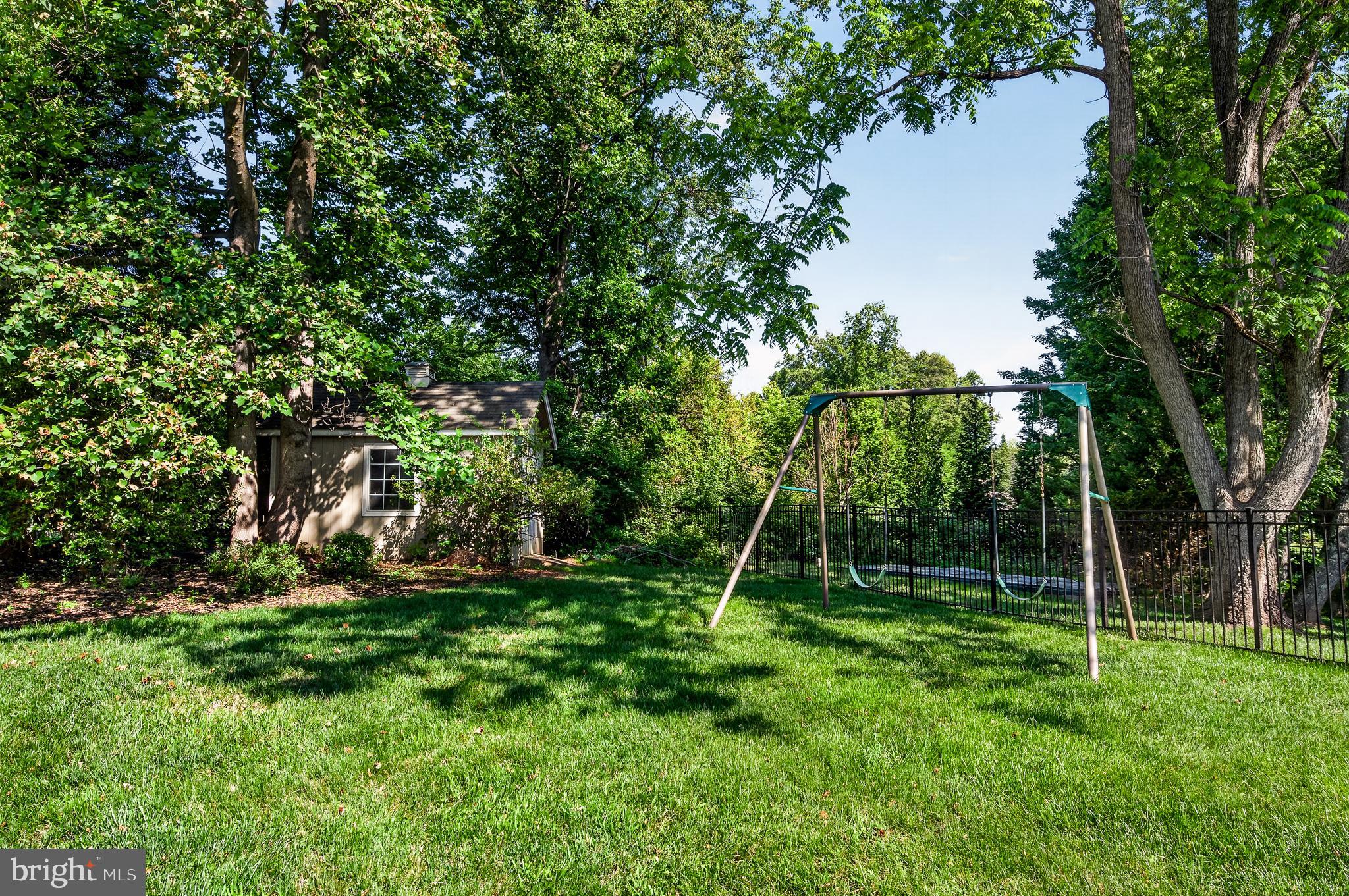 HUNTING HILLS - Residential