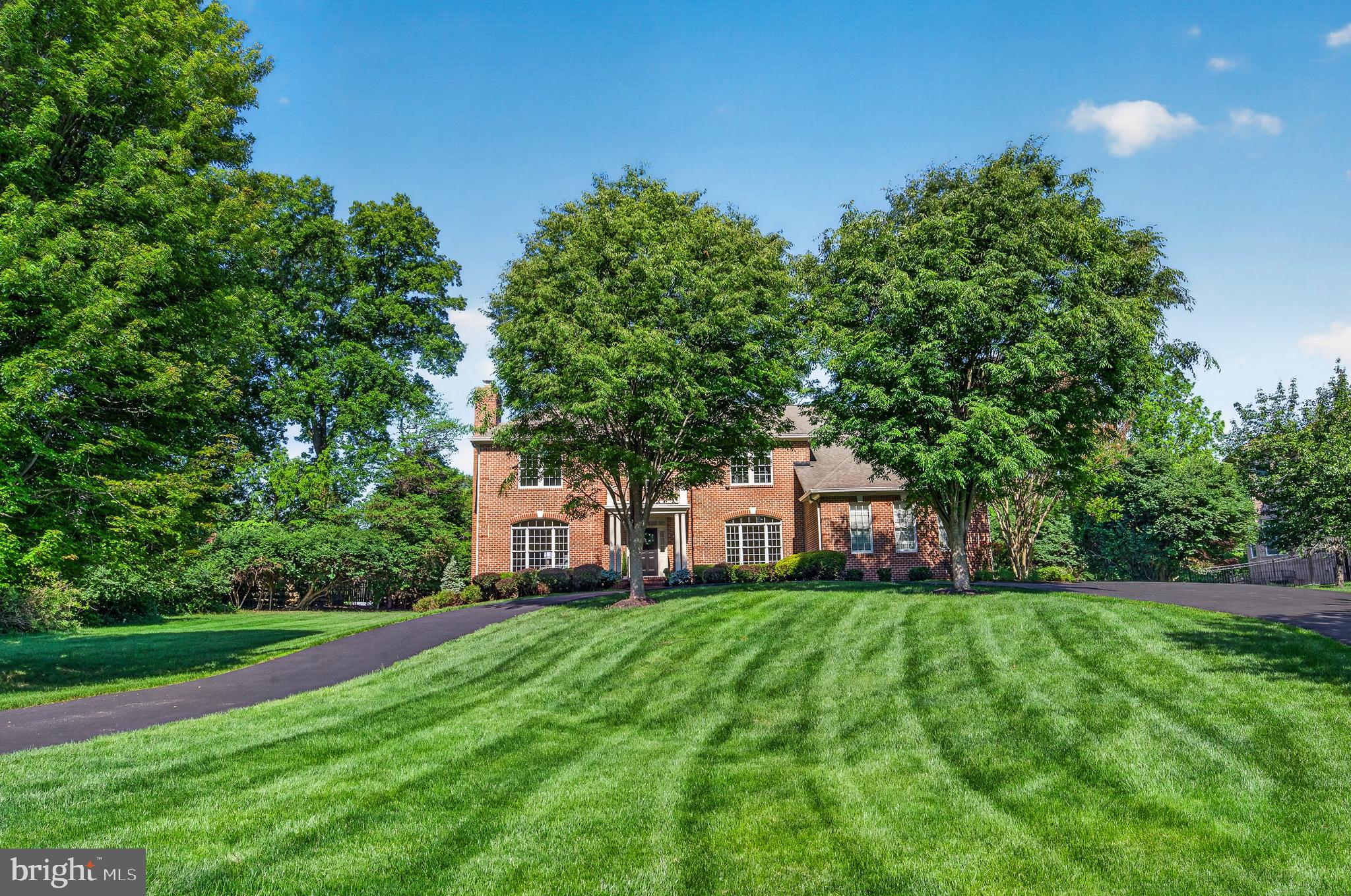 HUNTING HILLS - Residential