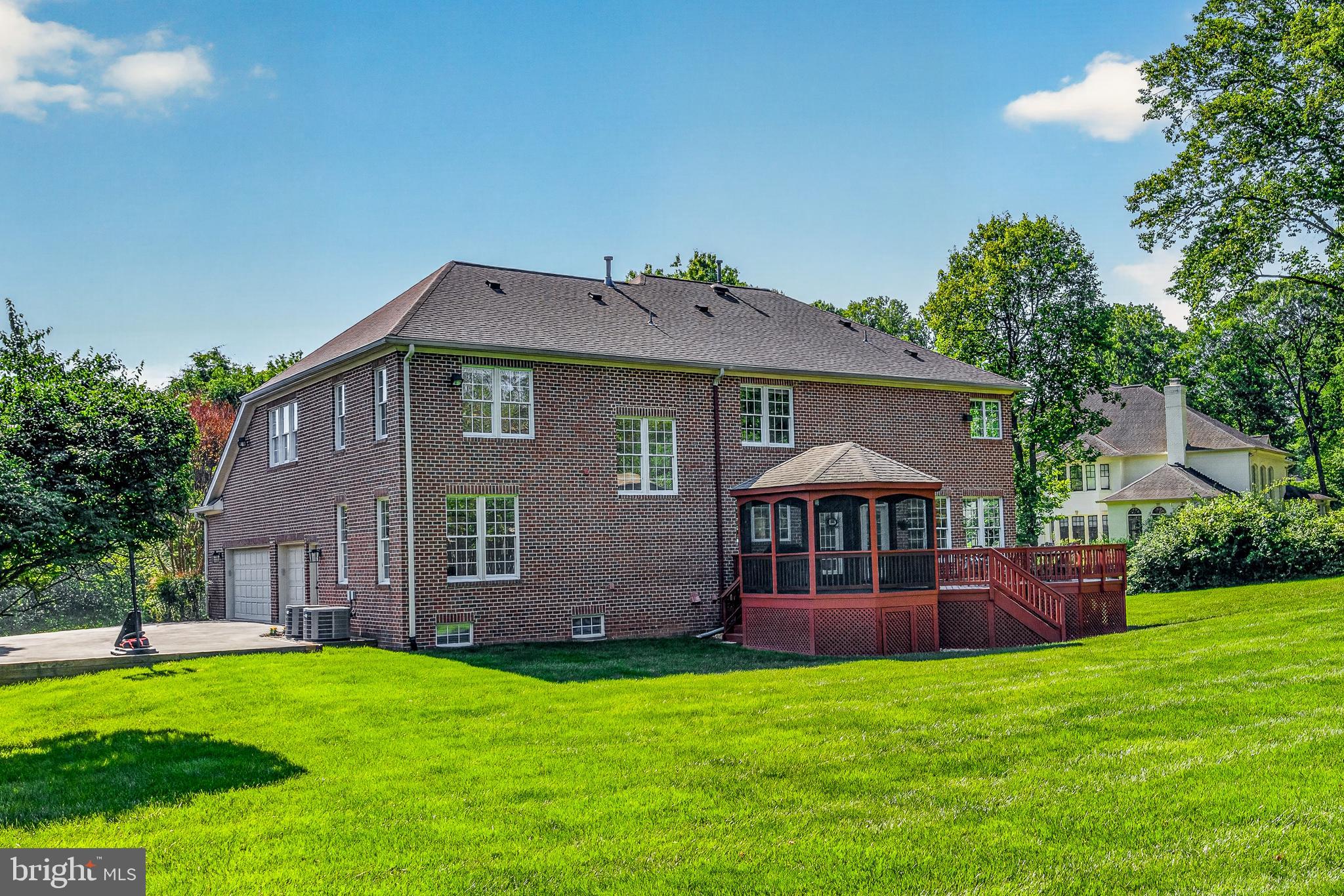 HUNTING HILLS - Residential