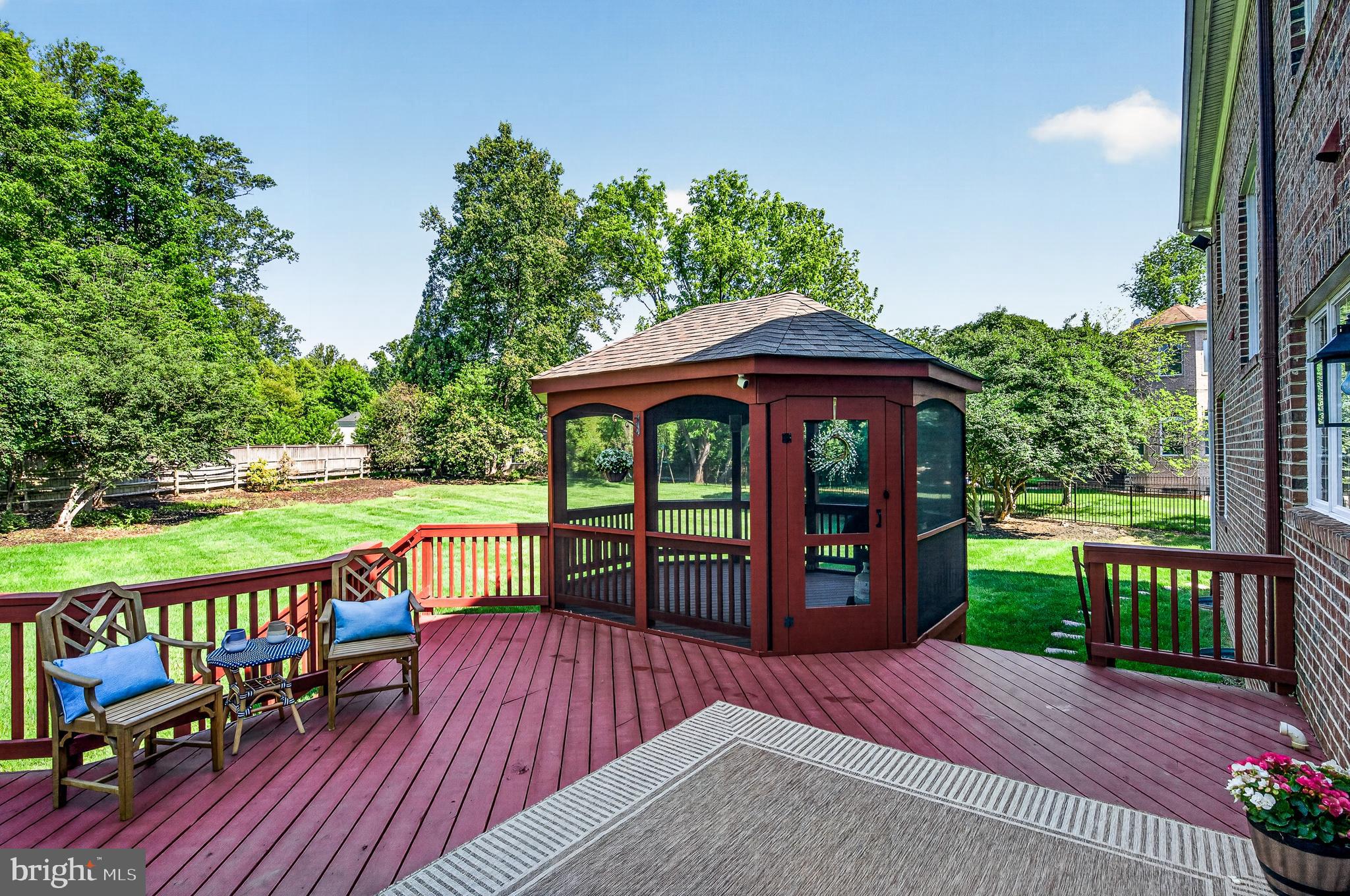 HUNTING HILLS - Residential