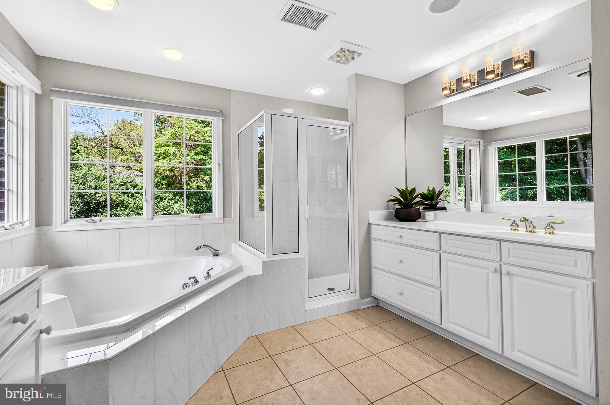 HUNTING HILLS - Residential