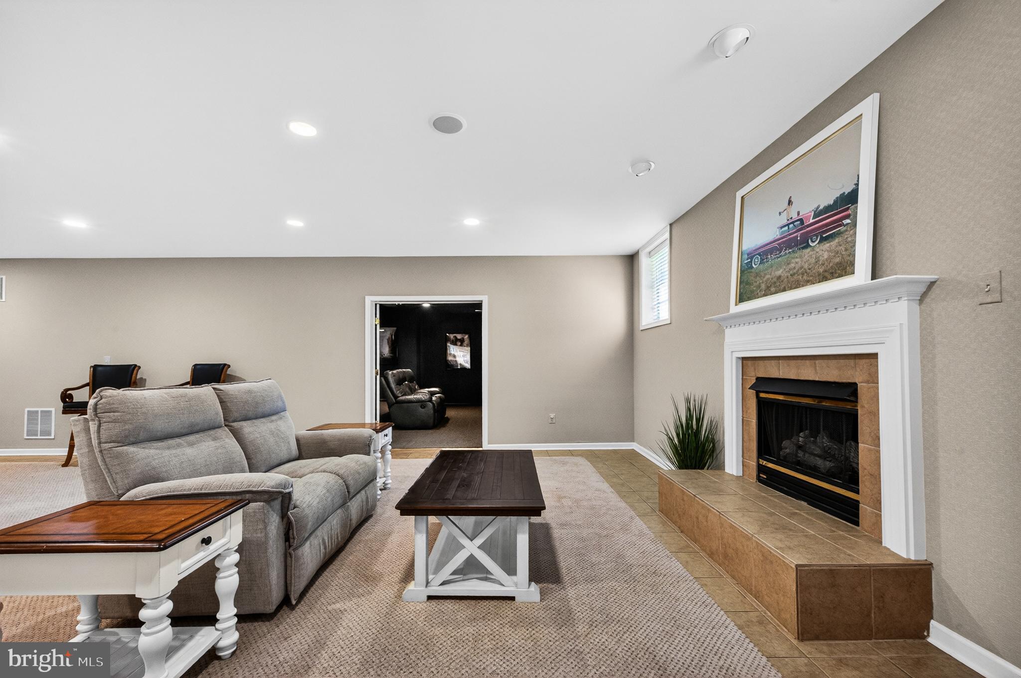 HUNTING HILLS - Residential