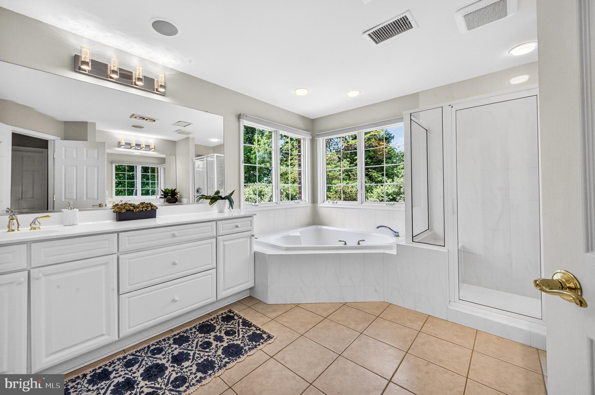 HUNTING HILLS - Residential