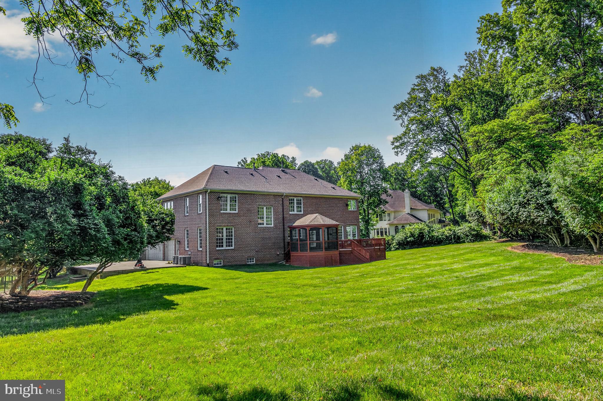 HUNTING HILLS - Residential