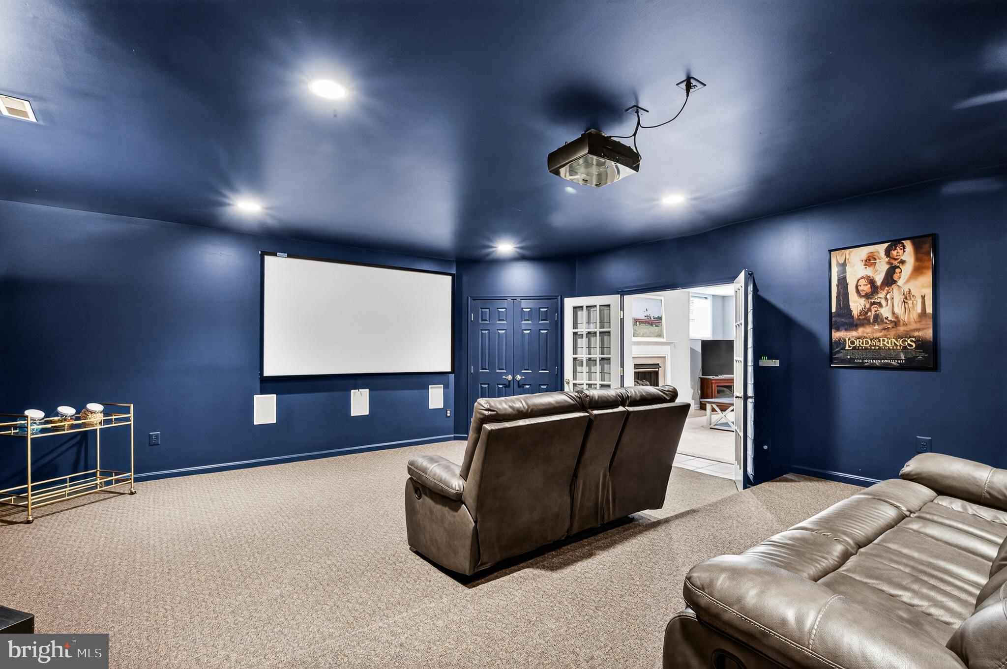 HUNTING HILLS - Residential
