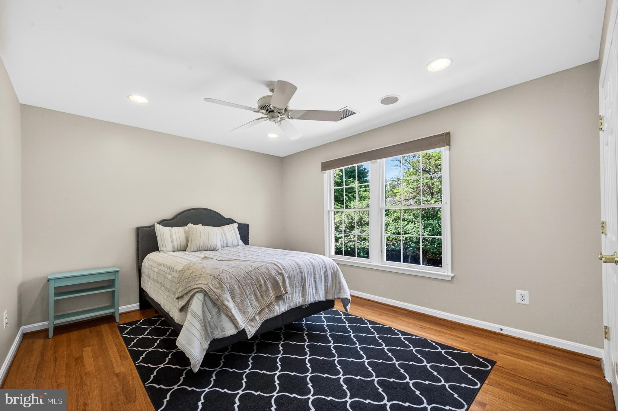 HUNTING HILLS - Residential