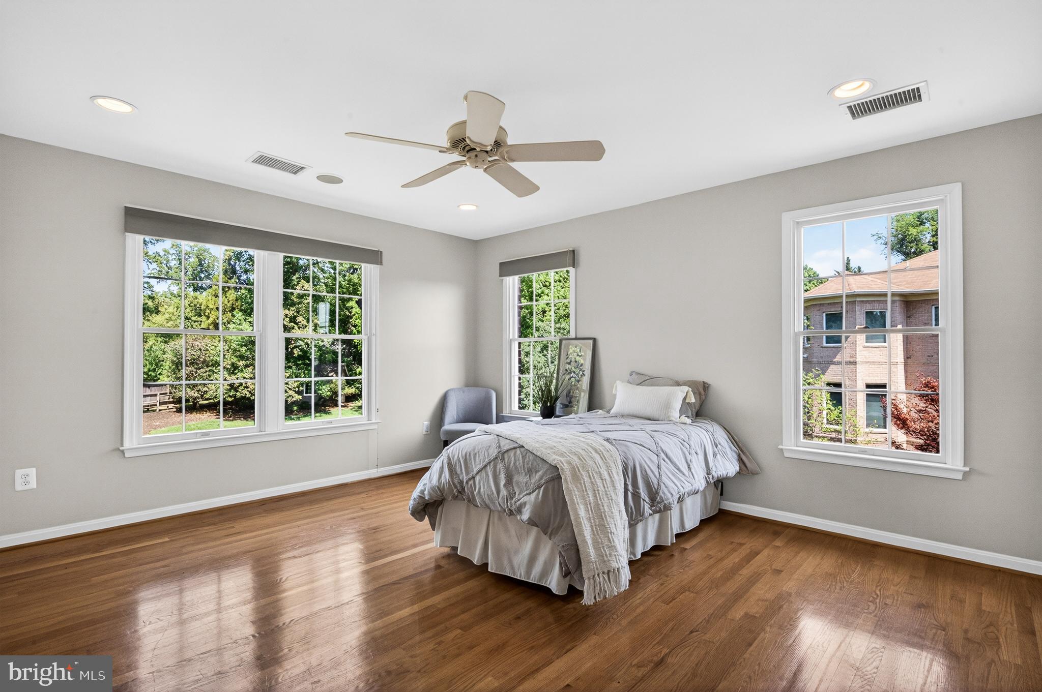 HUNTING HILLS - Residential