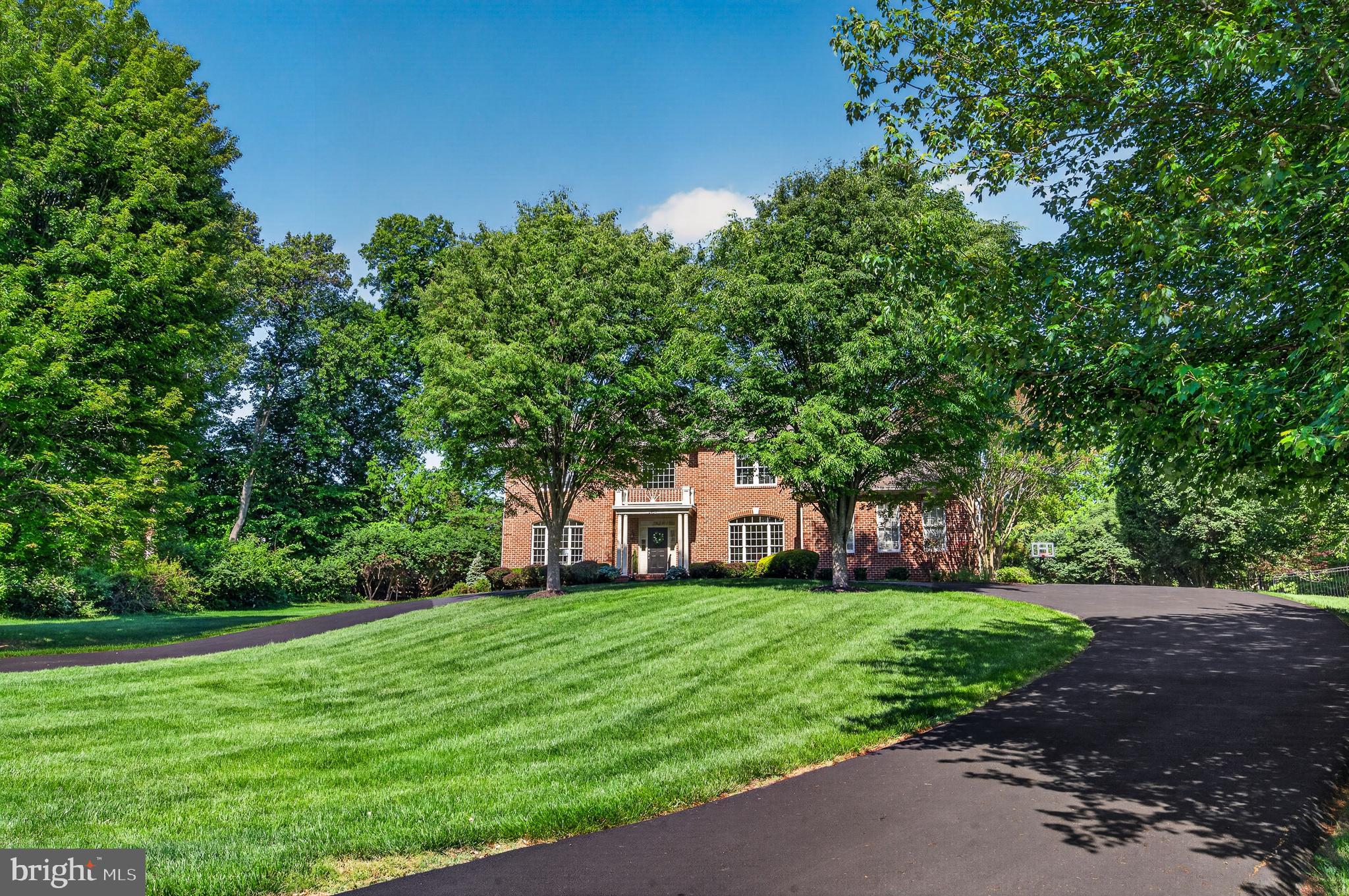 HUNTING HILLS - Residential