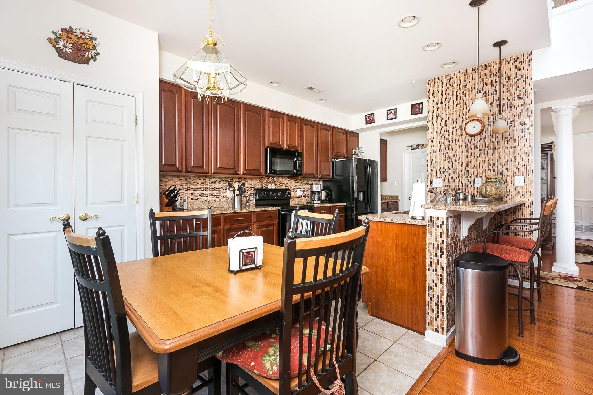 DIXIE MEADOWS - Residential