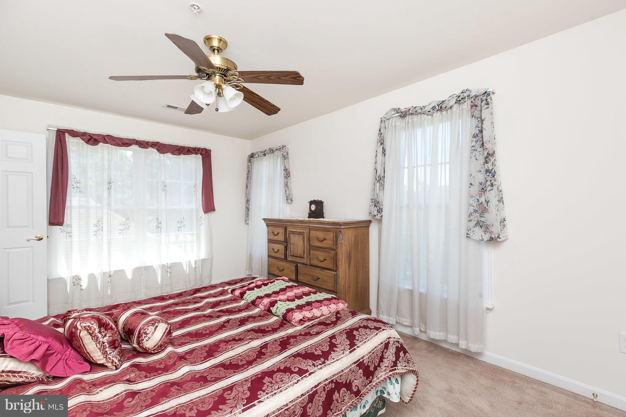 DIXIE MEADOWS - Residential