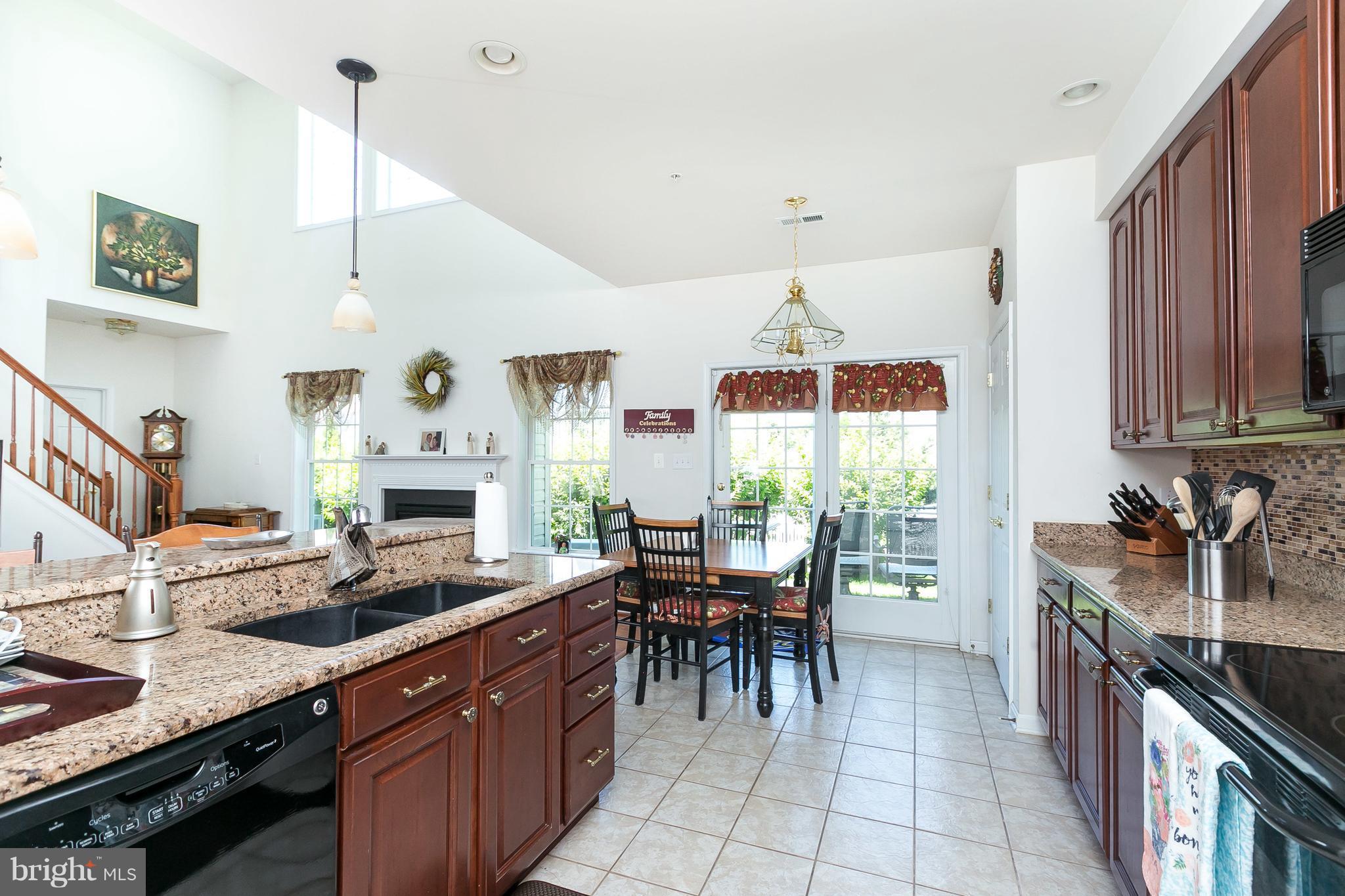 DIXIE MEADOWS - Residential