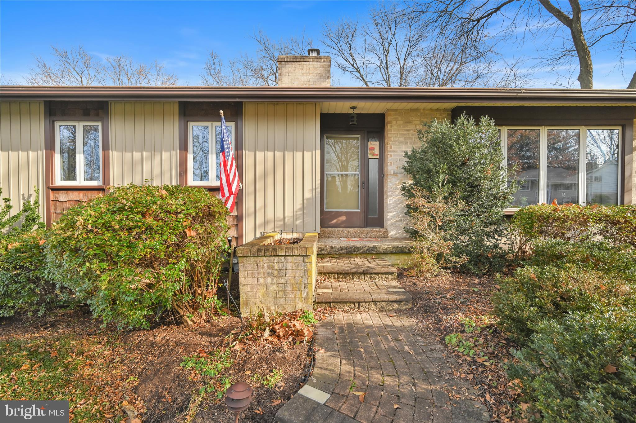 2295 ALBERN BOULEVARD