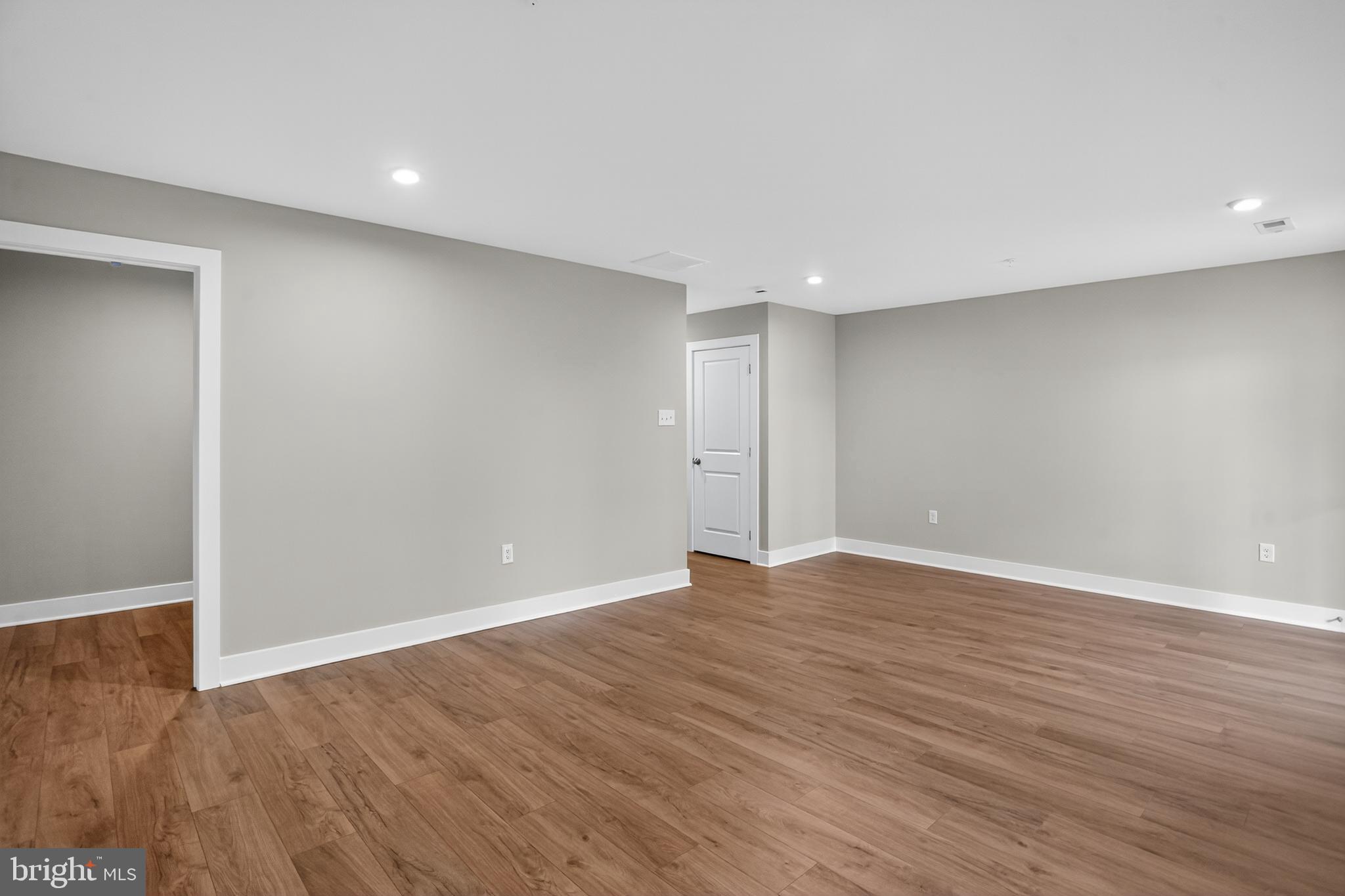 STERLING WALK - Residential Lease