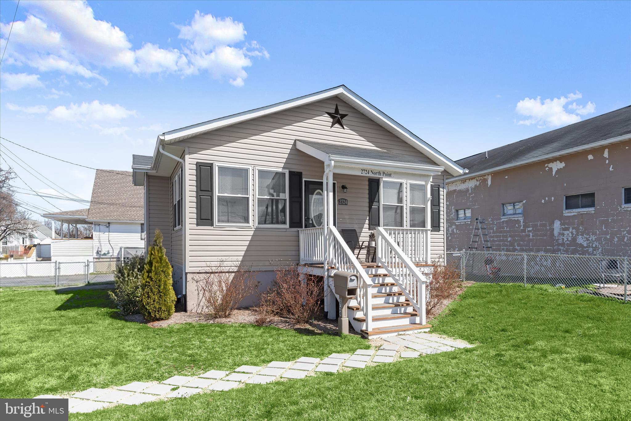 2724 N POINT TERRACE