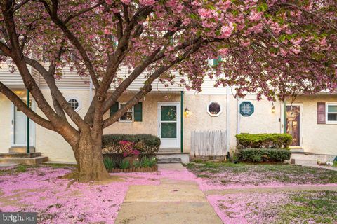 Photo of 57 Brighton Court, DOWNINGTOWN, PA 19335 (MLS # PACT2123598)