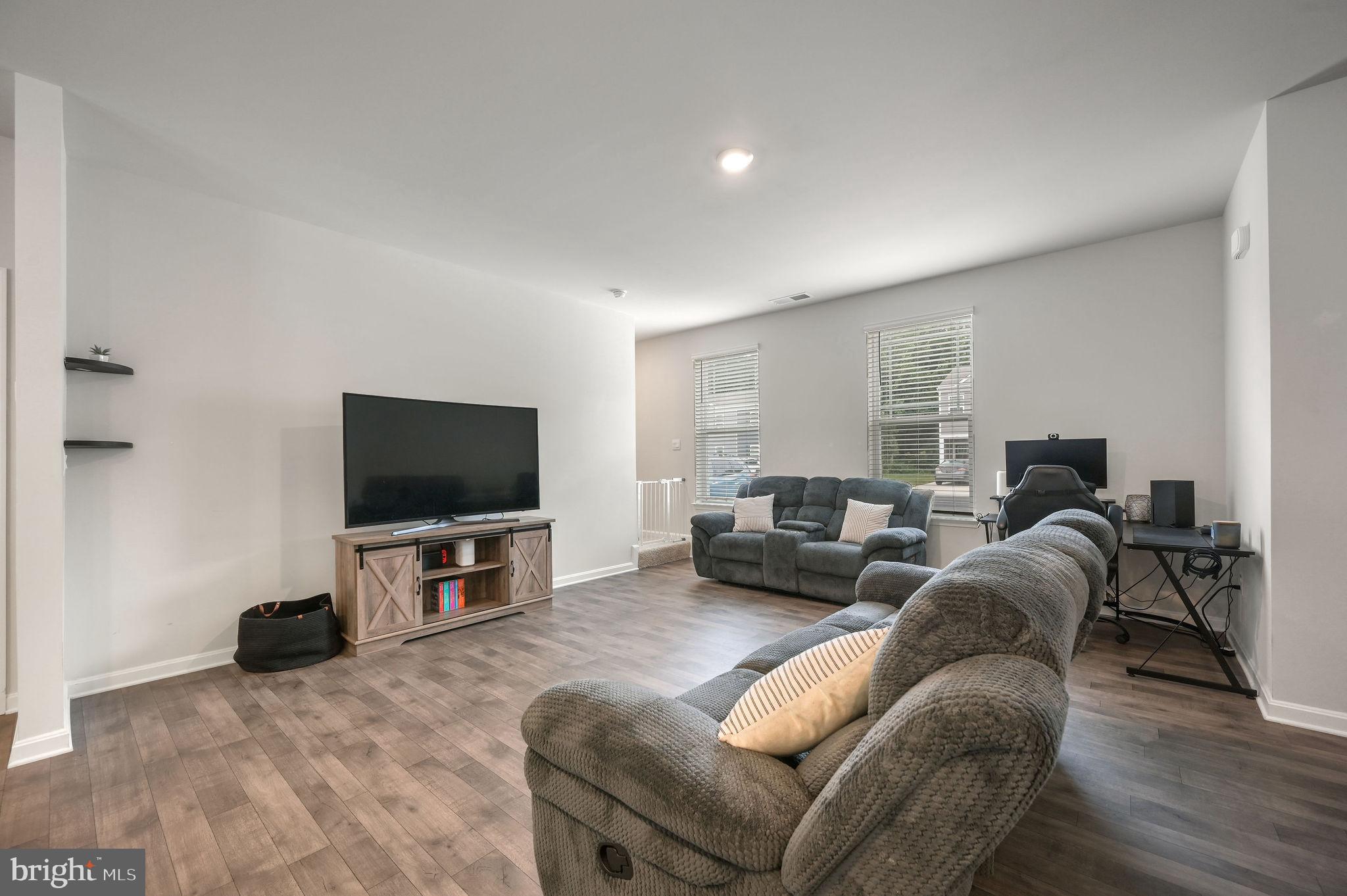 173 CURRANT CIRCLE