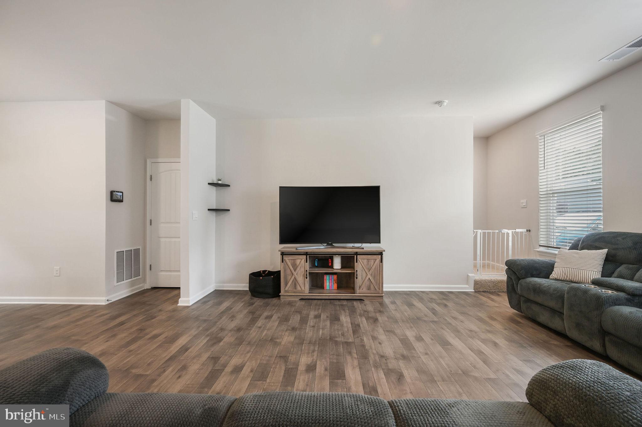 173 CURRANT CIRCLE
