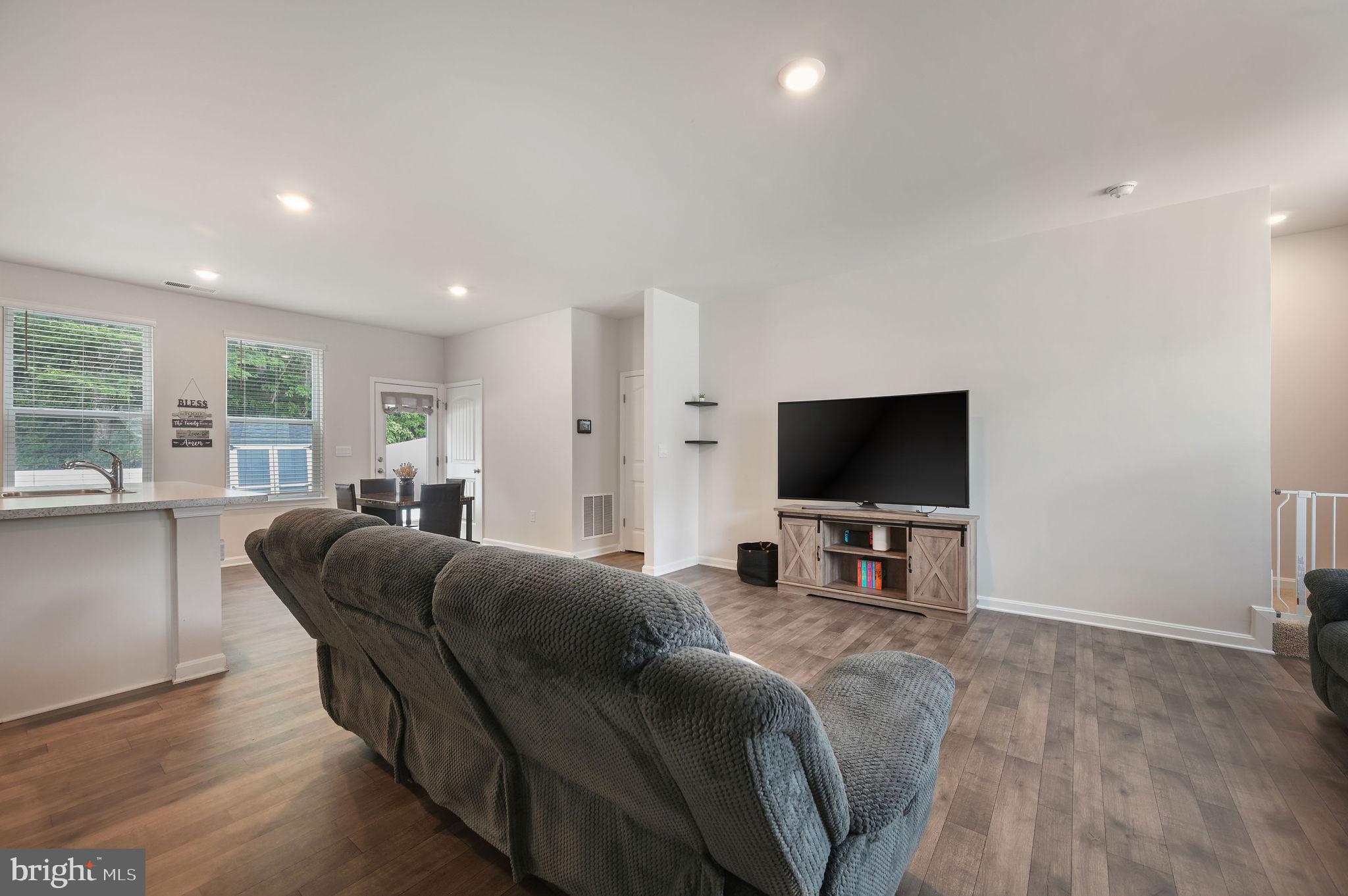 173 CURRANT CIRCLE