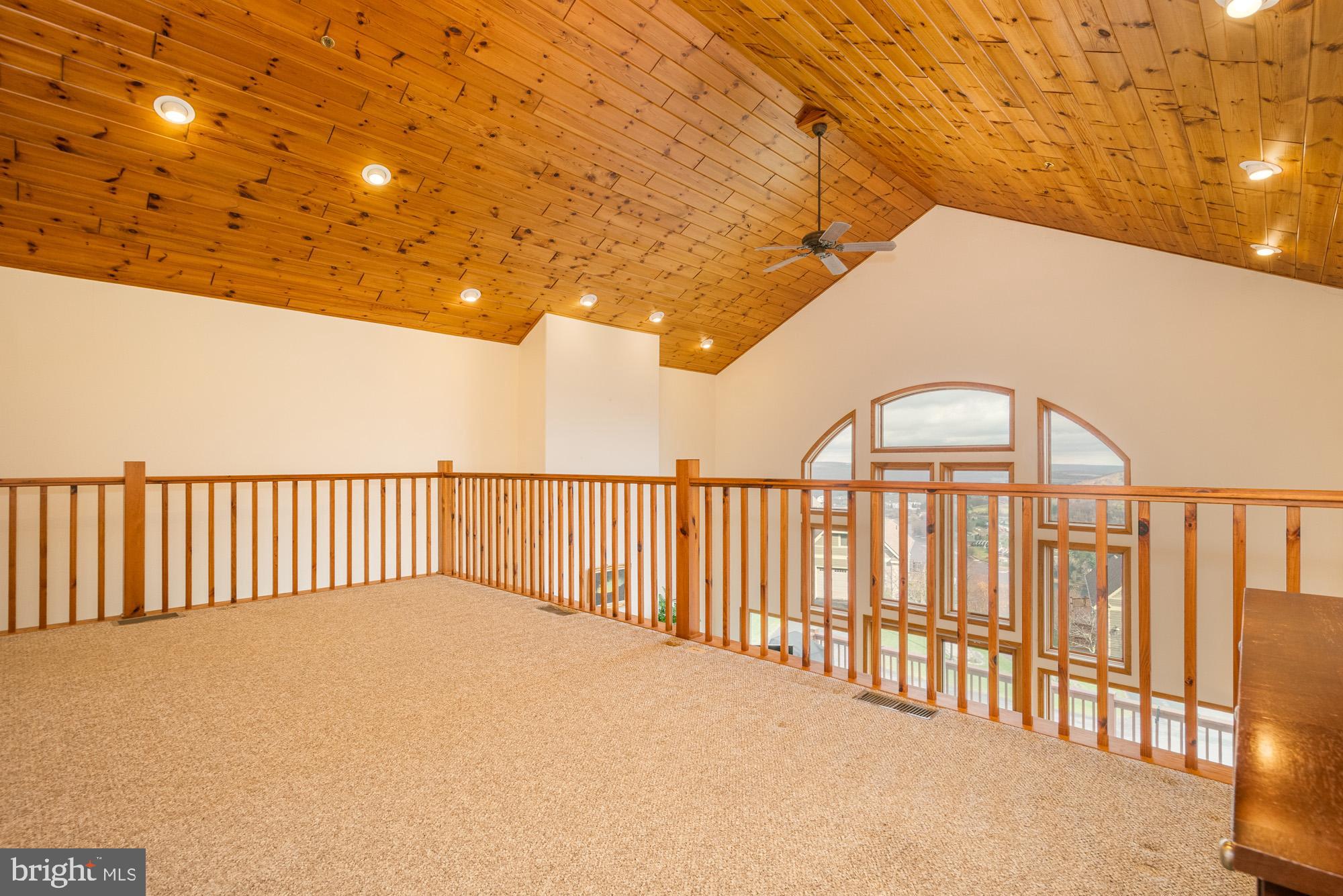 OVERLOOK MNT VILLAS - Residential