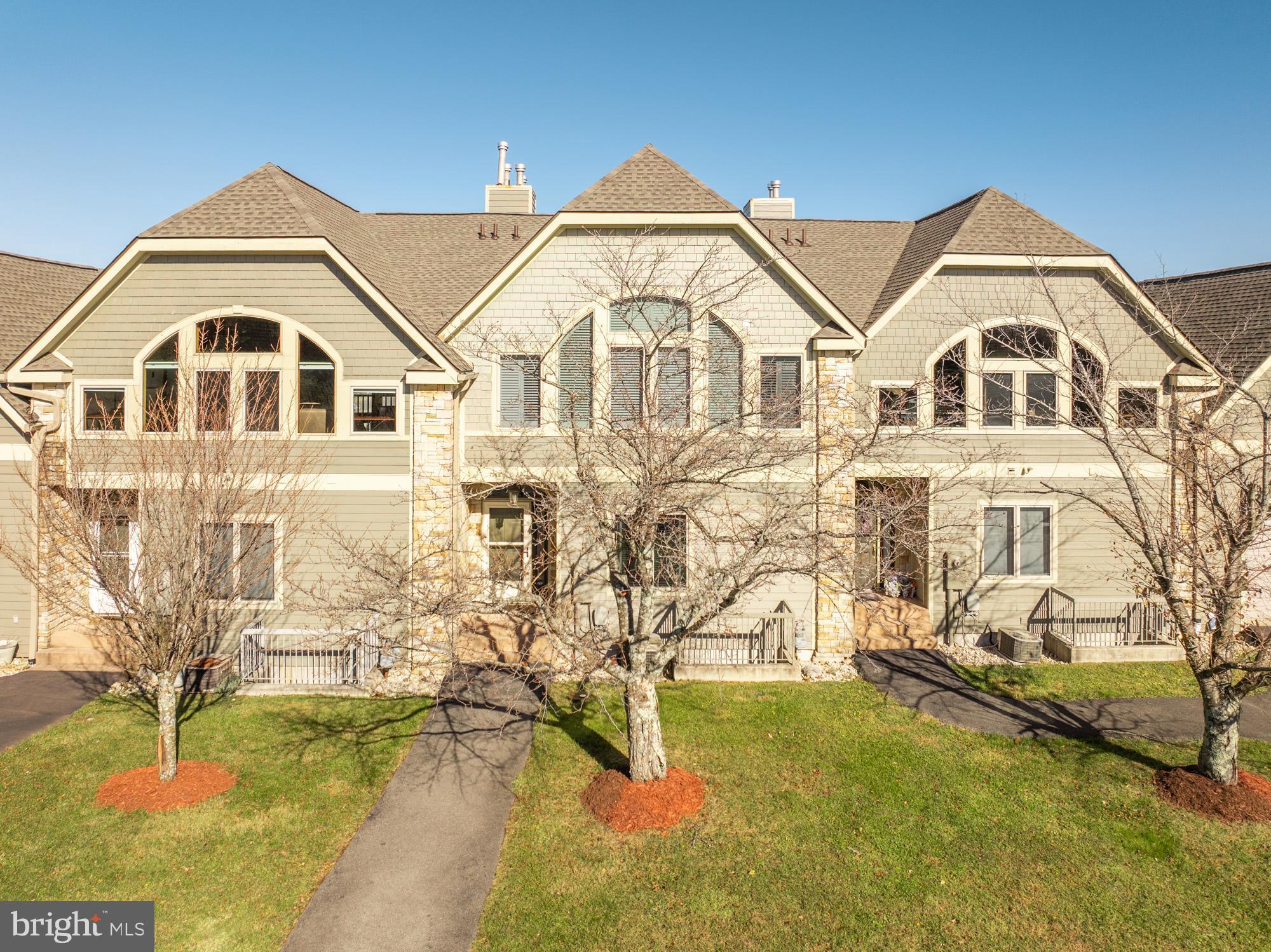 OVERLOOK MNT VILLAS - Residential