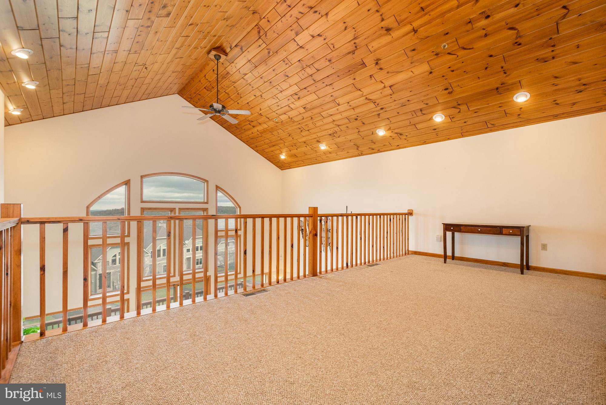 OVERLOOK MNT VILLAS - Residential